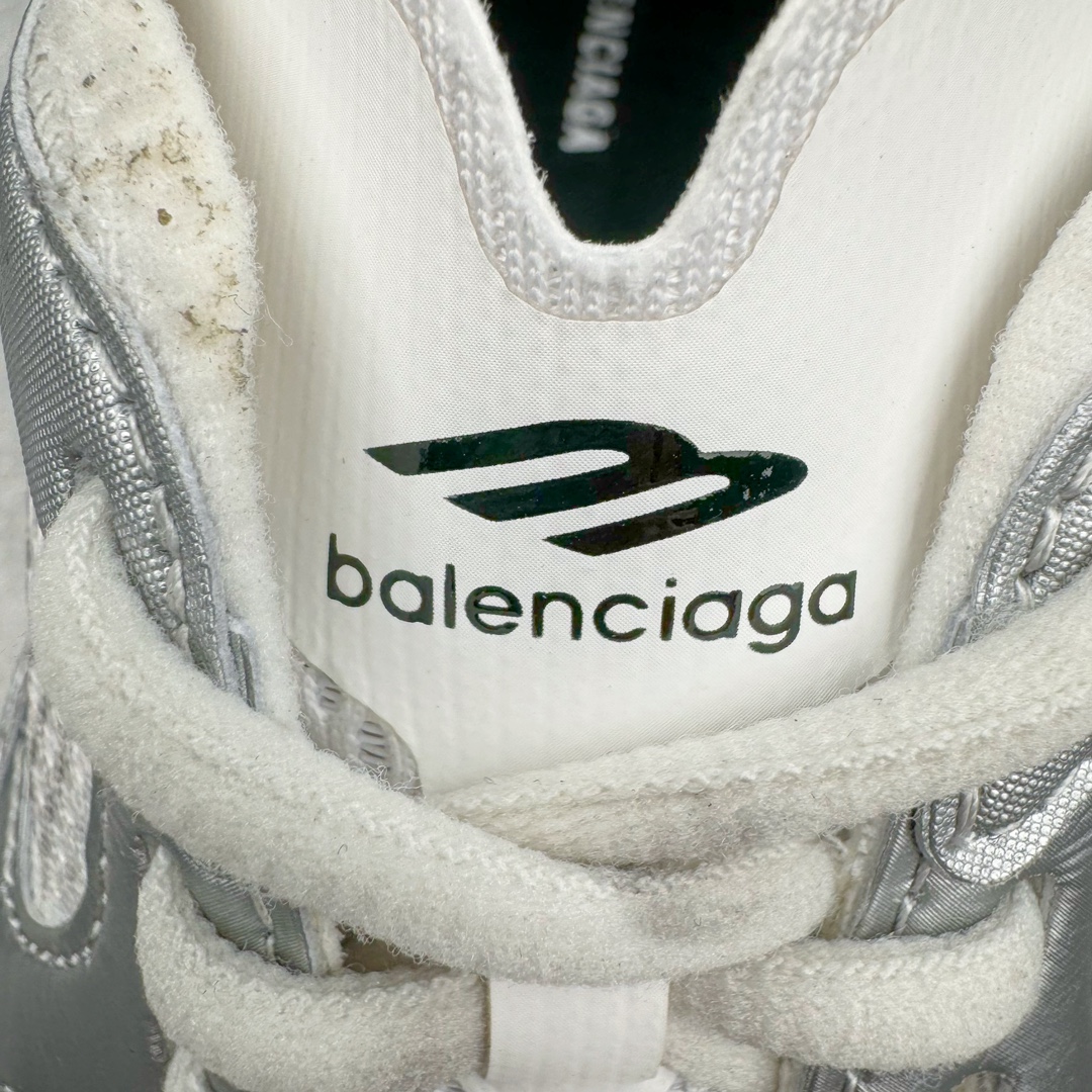 图片[12]-＃绿X BALENCIAGA CIRCUIT 巴黎世家圆头系带LOGO印花低帮老爹鞋 全套原纸板楦头开发 最原汁原味的灵魂版型 全鞋荧光划线卡点 胶水把控整洁度追求极致完美 每一双都是工艺品 多重QC质检 超越公司货的品控标准 实实在在的免检产品 原盒原配 正确字体电绣 粗细、位置、大小正确 侧边TPU 透气孔匹配意产原版 正确分离大底 TPU软底 原版一致大底LOGO 立体感十足 原厂皮料水洗做旧 采购原厂网纱 偏大一码 尺码：35 36 37 38 39 40 41 42 43 44 45 46-选品中心