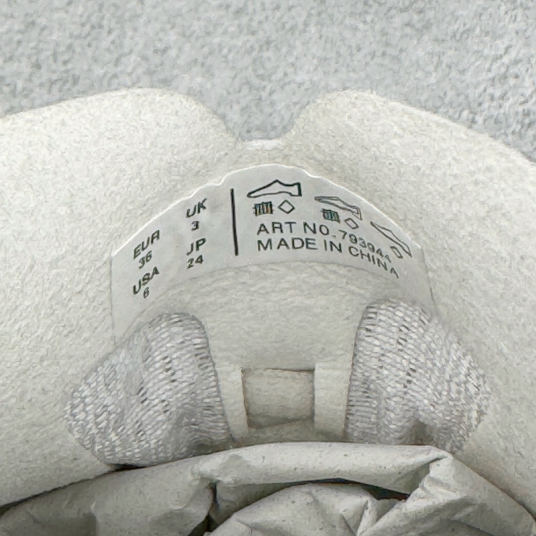 图片[10]-＃绿X BALENCIAGA CIRCUIT 巴黎世家圆头系带LOGO印花低帮老爹鞋 全套原纸板楦头开发 最原汁原味的灵魂版型 全鞋荧光划线卡点 胶水把控整洁度追求极致完美 每一双都是工艺品 多重QC质检 超越公司货的品控标准 实实在在的免检产品 原盒原配 正确字体电绣 粗细、位置、大小正确 侧边TPU 透气孔匹配意产原版 正确分离大底 TPU软底 原版一致大底LOGO 立体感十足 原厂皮料水洗做旧 采购原厂网纱 偏大一码 尺码：35 36 37 38 39 40 41 42 43 44 45 46-选品中心