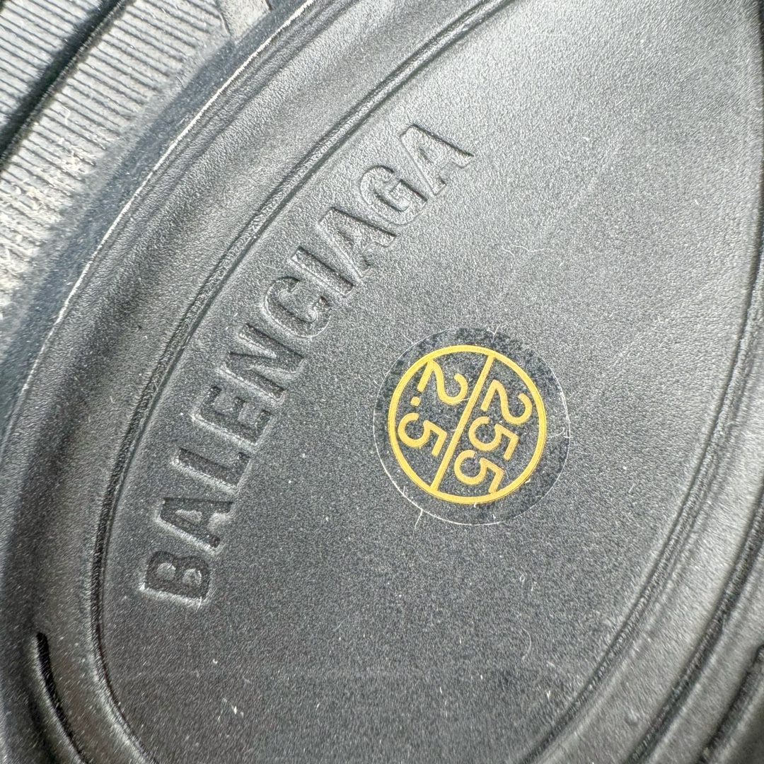 图片[19]-＃绿X BALENCIAGA CIRCUIT 巴黎世家圆头系带LOGO印花低帮老爹鞋 全套原纸板楦头开发 最原汁原味的灵魂版型 全鞋荧光划线卡点 胶水把控整洁度追求极致完美 每一双都是工艺品 多重QC质检 超越公司货的品控标准 实实在在的免检产品 原盒原配 正确字体电绣 粗细、位置、大小正确 侧边TPU 透气孔匹配意产原版 正确分离大底 TPU软底 原版一致大底LOGO 立体感十足 原厂皮料水洗做旧 采购原厂网纱 偏大一码 尺码：35 36 37 38 39 40 41 42 43 44 45 46-选品中心