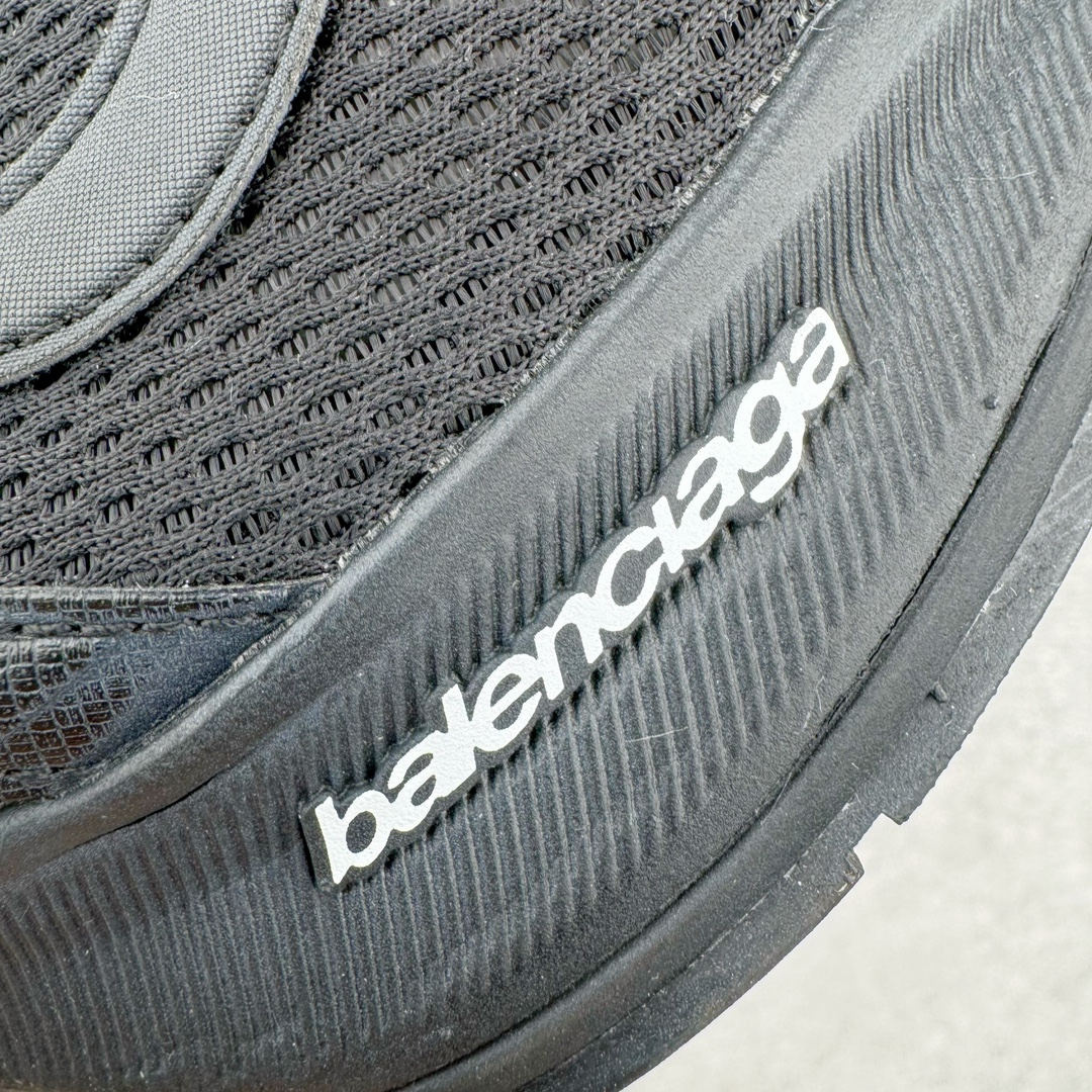 图片[18]-＃绿X BALENCIAGA CIRCUIT 巴黎世家圆头系带LOGO印花低帮老爹鞋 全套原纸板楦头开发 最原汁原味的灵魂版型 全鞋荧光划线卡点 胶水把控整洁度追求极致完美 每一双都是工艺品 多重QC质检 超越公司货的品控标准 实实在在的免检产品 原盒原配 正确字体电绣 粗细、位置、大小正确 侧边TPU 透气孔匹配意产原版 正确分离大底 TPU软底 原版一致大底LOGO 立体感十足 原厂皮料水洗做旧 采购原厂网纱 偏大一码 尺码：35 36 37 38 39 40 41 42 43 44 45 46-选品中心