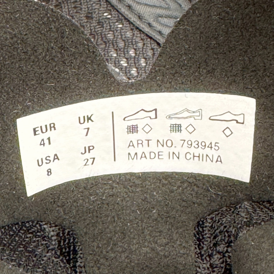 图片[11]-＃绿X BALENCIAGA CIRCUIT 巴黎世家圆头系带LOGO印花低帮老爹鞋 全套原纸板楦头开发 最原汁原味的灵魂版型 全鞋荧光划线卡点 胶水把控整洁度追求极致完美 每一双都是工艺品 多重QC质检 超越公司货的品控标准 实实在在的免检产品 原盒原配 正确字体电绣 粗细、位置、大小正确 侧边TPU 透气孔匹配意产原版 正确分离大底 TPU软底 原版一致大底LOGO 立体感十足 原厂皮料水洗做旧 采购原厂网纱 偏大一码 尺码：35 36 37 38 39 40 41 42 43 44 45 46-选品中心