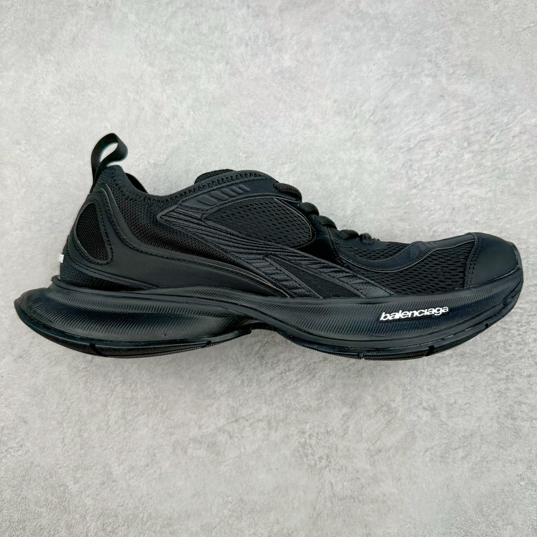 ＃绿X BALENCIAGA CIRCUIT 巴黎世家圆头系带LOGO印花低帮老爹鞋 全套原纸板楦头开发 最原汁原味的灵魂版型 全鞋荧光划线卡点 胶水把控整洁度追求极致完美 每一双都是工艺品 多重QC质检 超越公司货的品控标准 实实在在的免检产品 原盒原配 正确字体电绣 粗细、位置、大小正确 侧边TPU 透气孔匹配意产原版 正确分离大底 TPU软底 原版一致大底LOGO 立体感十足 原厂皮料水洗做旧 采购原厂网纱 偏大一码 尺码：35 36 37 38 39 40 41 42 43 44 45 46-选品中心