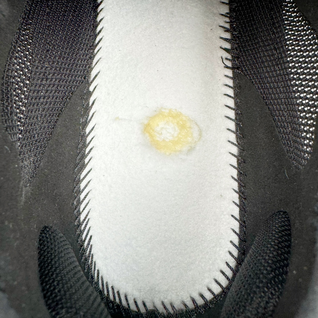 图片[10]-＃绿X BALENCIAGA CIRCUIT 巴黎世家圆头系带LOGO印花低帮老爹鞋 全套原纸板楦头开发 最原汁原味的灵魂版型 全鞋荧光划线卡点 胶水把控整洁度追求极致完美 每一双都是工艺品 多重QC质检 超越公司货的品控标准 实实在在的免检产品 原盒原配 正确字体电绣 粗细、位置、大小正确 侧边TPU 透气孔匹配意产原版 正确分离大底 TPU软底 原版一致大底LOGO 立体感十足 原厂皮料水洗做旧 采购原厂网纱 偏大一码 尺码：35 36 37 38 39 40 41 42 43 44 45 46-选品中心