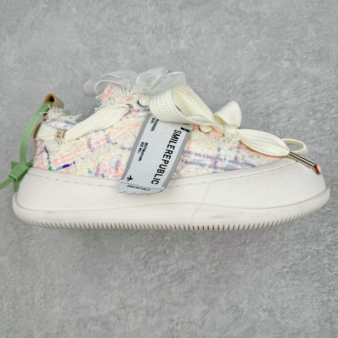 图片[4]-＃纯原福利 SMILEREPUBLIC 檀健次主理品牌 2024新款 众多明星上脚同款厚底开口笑帆布鞋 市售最高品质 得物毒盒最新版本 纯原一致 细节 品质 欢迎对比 市售唯一原厂渠道材料打造 该系列以“SMILE”为灵感来源 捕捉潮流 主打柔软的帆布设计 ms有裁切的羊毛流苏与独特编织技艺HZ 黑色35-45 白色35-45 其他35-40-选品中心