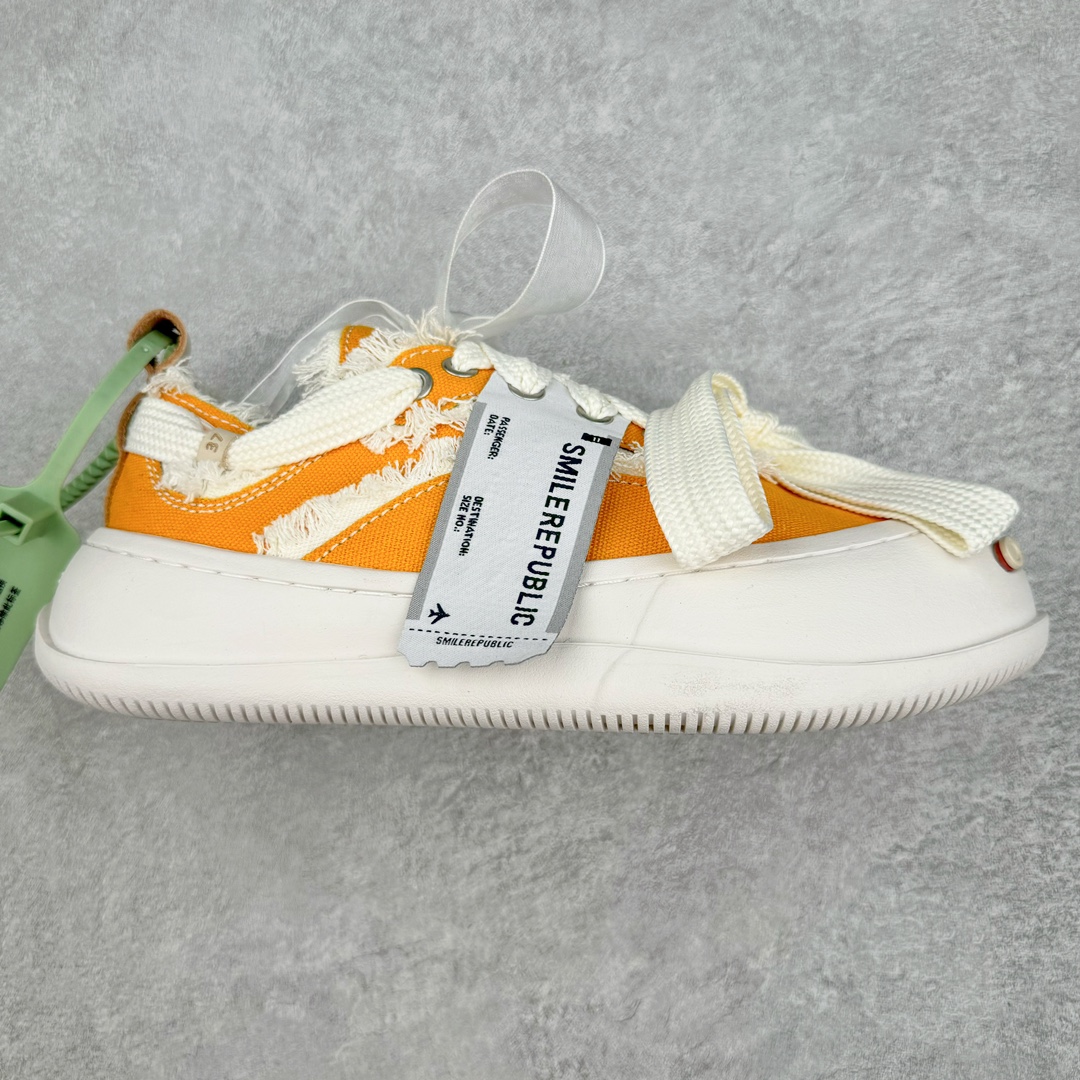 ＃纯原福利 SMILEREPUBLIC 檀健次主理品牌 2024新款 众多明星上脚同款厚底开口笑帆布鞋 市售最高品质 得物毒盒最新版本 纯原一致 细节 品质 欢迎对比 市售唯一原厂渠道材料打造 该系列以“SMILE”为灵感来源 捕捉潮流 主打柔软的帆布设计 ms有裁切的羊毛流苏与独特编织技艺HZ 黑色35-45 白色35-45 其他35-40-选品中心