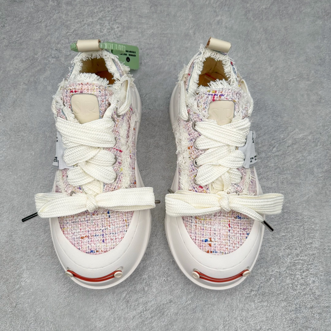 图片[2]-＃纯原福利 SMILEREPUBLIC 檀健次主理品牌 2024新款 众多明星上脚同款厚底开口笑帆布鞋 市售最高品质 得物毒盒最新版本 纯原一致 细节 品质 欢迎对比 市售唯一原厂渠道材料打造 该系列以“SMILE”为灵感来源 捕捉潮流 主打柔软的帆布设计 ms有裁切的羊毛流苏与独特编织技艺HZ 黑色35-45 白色35-45 其他35-40-选品中心