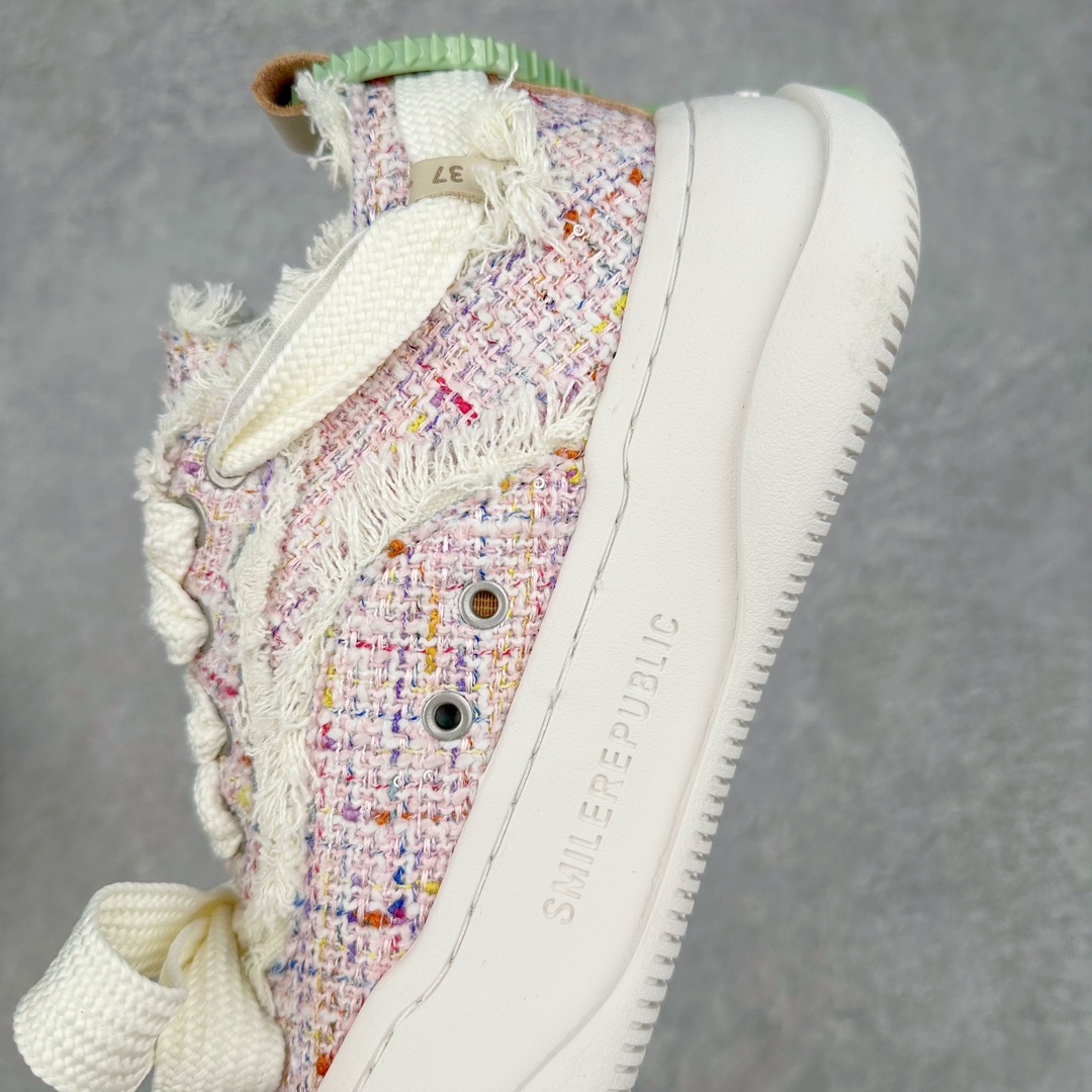 图片[7]-＃纯原福利 SMILEREPUBLIC 檀健次主理品牌 2024新款 众多明星上脚同款厚底开口笑帆布鞋 市售最高品质 得物毒盒最新版本 纯原一致 细节 品质 欢迎对比 市售唯一原厂渠道材料打造 该系列以“SMILE”为灵感来源 捕捉潮流 主打柔软的帆布设计 ms有裁切的羊毛流苏与独特编织技艺HZ 黑色35-45 白色35-45 其他35-40-选品中心