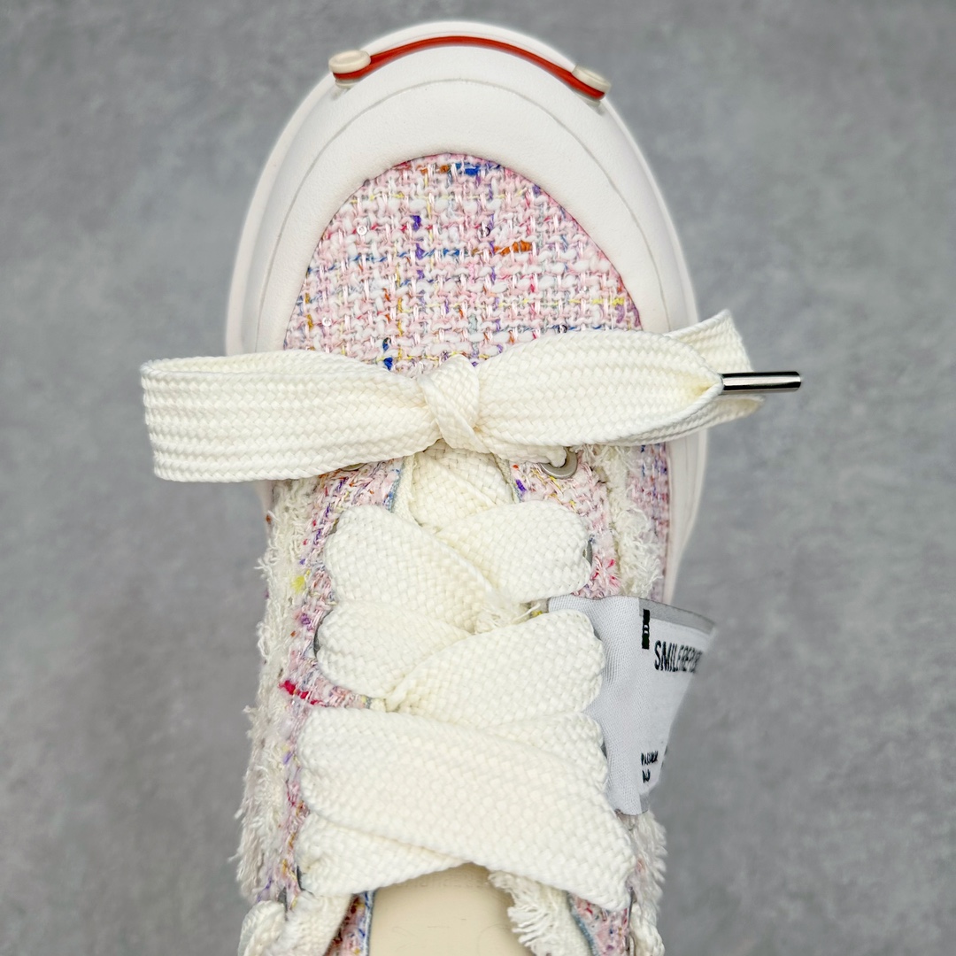 图片[4]-＃纯原福利 SMILEREPUBLIC 檀健次主理品牌 2024新款 众多明星上脚同款厚底开口笑帆布鞋 市售最高品质 得物毒盒最新版本 纯原一致 细节 品质 欢迎对比 市售唯一原厂渠道材料打造 该系列以“SMILE”为灵感来源 捕捉潮流 主打柔软的帆布设计 ms有裁切的羊毛流苏与独特编织技艺HZ 黑色35-45 白色35-45 其他35-40-选品中心