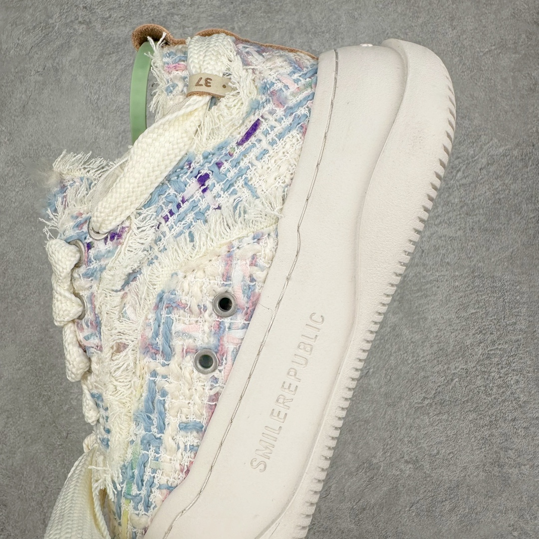 图片[7]-＃纯原福利 SMILEREPUBLIC 檀健次主理品牌 2024新款 众多明星上脚同款厚底开口笑帆布鞋 市售最高品质 得物毒盒最新版本 纯原一致 细节 品质 欢迎对比 市售唯一原厂渠道材料打造 该系列以“SMILE”为灵感来源 捕捉潮流 主打柔软的帆布设计 ms有裁切的羊毛流苏与独特编织技艺HZ 黑色35-45 白色35-45 其他35-40-选品中心