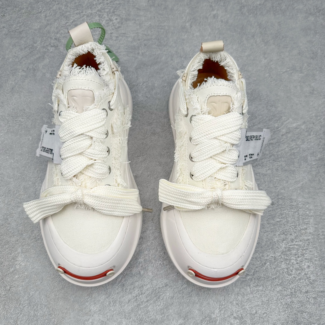 图片[2]-＃纯原福利 SMILEREPUBLIC 檀健次主理品牌 2024新款 众多明星上脚同款厚底开口笑帆布鞋 市售最高品质 得物毒盒最新版本 纯原一致 细节 品质 欢迎对比 市售唯一原厂渠道材料打造 该系列以“SMILE”为灵感来源 捕捉潮流 主打柔软的帆布设计 ms有裁切的羊毛流苏与独特编织技艺HZ 黑色35-45 白色35-45 其他35-40-选品中心