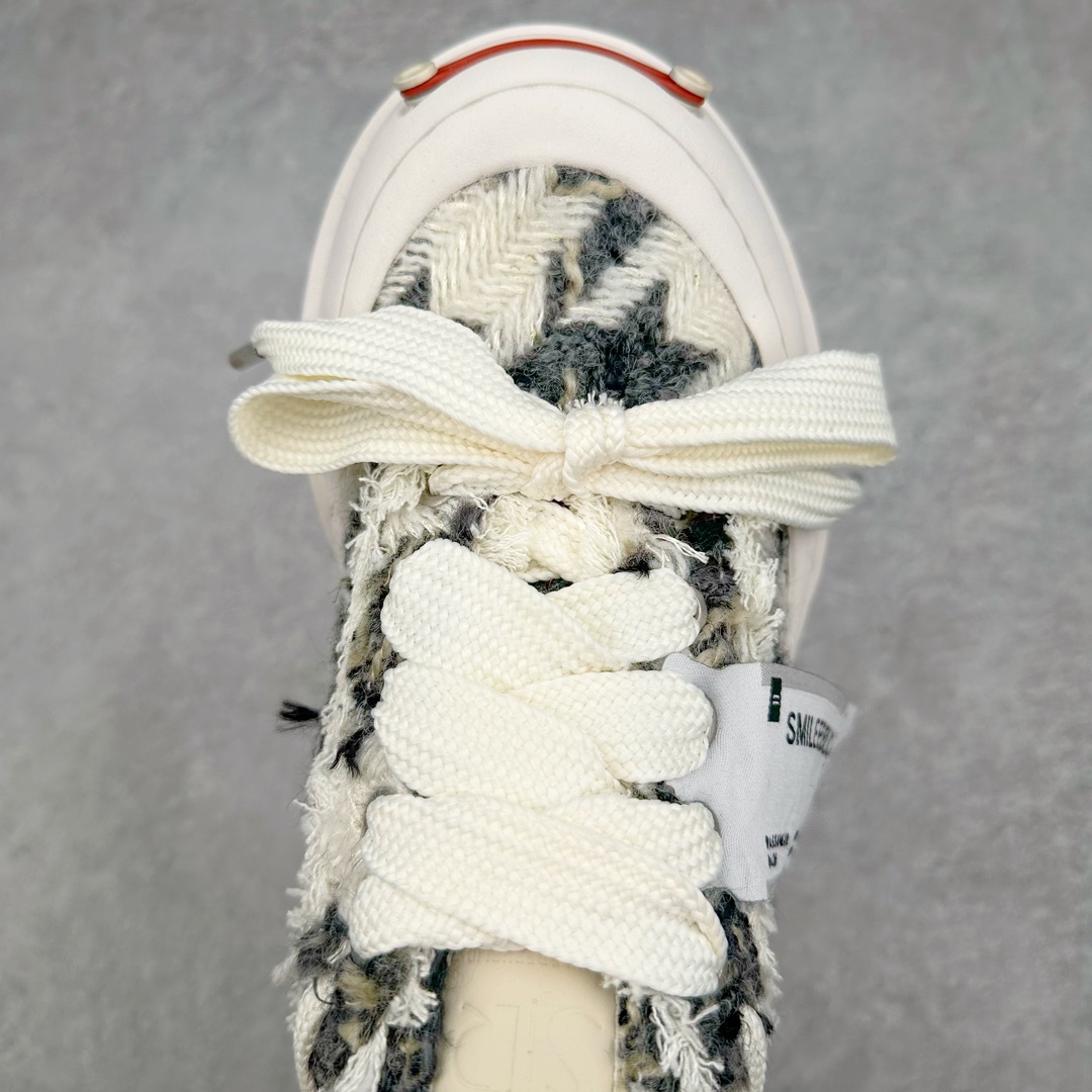 图片[4]-＃纯原福利 SMILEREPUBLIC 檀健次主理品牌 2024新款 众多明星上脚同款厚底开口笑帆布鞋 市售最高品质 得物毒盒最新版本 纯原一致 细节 品质 欢迎对比 市售唯一原厂渠道材料打造 该系列以“SMILE”为灵感来源 捕捉潮流 主打柔软的帆布设计 ms有裁切的羊毛流苏与独特编织技艺HZ 黑色35-45 白色35-45 其他35-40-选品中心