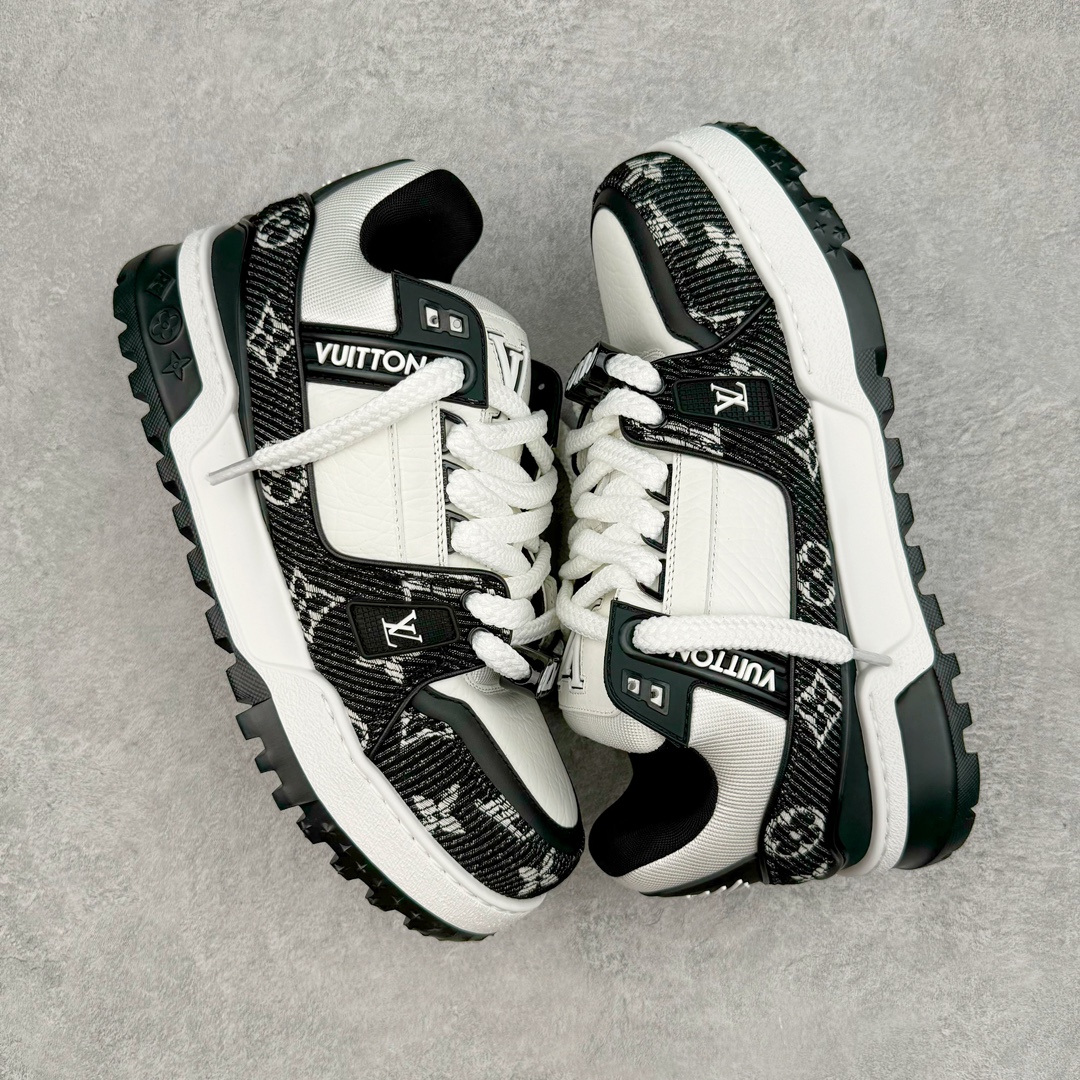 图片[3]-＃GD广顶 Louis Vuitton Trainer Maxi路易威登时装走秀运动时尚板鞋 小胖丁面包鞋 外贸零售特供批次 2023全新纸板数据 印花高频效果碾压市面 市售天花板产物 耗时半年巨作 全套原厂新版原纸板楦头开发 原厂特供皮料加持 市场所有版本中综合最强的货品 GD实力大厂出品 全网最全配色更新最快 最成熟的做工稳定的品控 完美鞋型超高的清洁度 零毛边线头瑕疵 全套原楦原纸版原鞋开模 全网最具灵魂的版型 正确原装黄色鞋盒 正确中底印花 鞋面印花3D高频深度立体 全鞋电脑针车 紧密相连 针距密度一致 环保乳胶注塑鞋垫 厚度脚感还原原版 皮面裁剪部位 统一油边封口工艺 原装橡胶大底含胶量大底组合零偏差 专柜全套包装 防尘袋 说明书 质保卡 男女鞋 尺码：35 36 37 38 39 40 41 42 43 44 45-选品中心