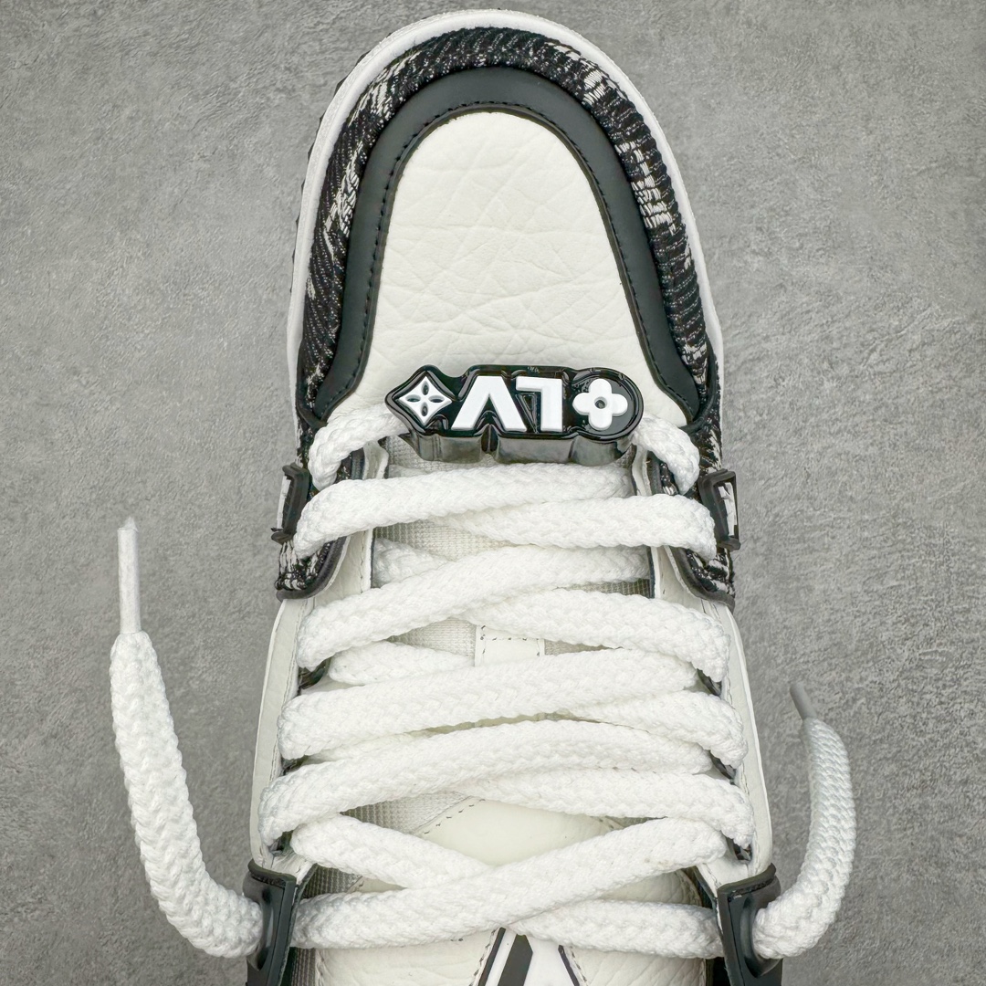 图片[4]-＃GD广顶 Louis Vuitton Trainer Maxi路易威登时装走秀运动时尚板鞋 小胖丁面包鞋 外贸零售特供批次 2023全新纸板数据 印花高频效果碾压市面 市售天花板产物 耗时半年巨作 全套原厂新版原纸板楦头开发 原厂特供皮料加持 市场所有版本中综合最强的货品 GD实力大厂出品 全网最全配色更新最快 最成熟的做工稳定的品控 完美鞋型超高的清洁度 零毛边线头瑕疵 全套原楦原纸版原鞋开模 全网最具灵魂的版型 正确原装黄色鞋盒 正确中底印花 鞋面印花3D高频深度立体 全鞋电脑针车 紧密相连 针距密度一致 环保乳胶注塑鞋垫 厚度脚感还原原版 皮面裁剪部位 统一油边封口工艺 原装橡胶大底含胶量大底组合零偏差 专柜全套包装 防尘袋 说明书 质保卡 男女鞋 尺码：35 36 37 38 39 40 41 42 43 44 45-选品中心