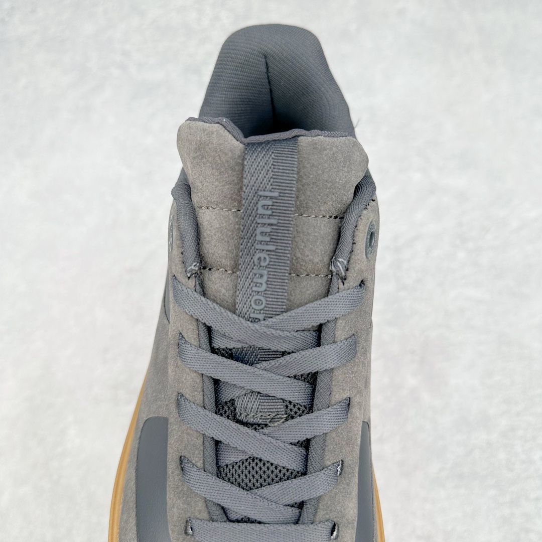 图片[5]-lululemon Cityverse 露露乐檬极简主义减震耐磨低帮生活休闲鞋 Cityverse将运动性能融入经典休闲鞋中，中底提供出色缓震，并贴合足部曲线，带来全天候的舒适感。鞋面采用两种材质拼接，且前半部分采用热熔压胶处理，无任何缝线，保留了鞋身整体性。模制泡沫的鞋垫带来上乘的脚感，在平日休闲穿着时不会磨脚，也能提供轻质软弹的效果。25年来，lululemon一直秉持“感受为先”的设计理念，并相信更好的感受带来更好的表现。此次男鞋的设计亦是如此。投入多年研究，针对男性在不同运动场景中的脚步形态设计了不同鞋履款式。同时，还进行了生物力学与形态学研究，为“他”带来更好的贴合度和感受。尺码：36 36.5 37.5 38 38.5 39 40 40.5 41 42 42.5 43 44 45-选品中心