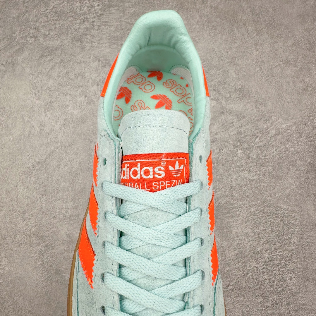 图片[5]-AD Originals Handball SPZL 手球运动员系列百搭休闲运动板鞋 IH5374 这款来自阿迪达斯的这款HANDBALL SPZL前身是一双手球运动鞋，这一次拿来复刻，所以鞋面的主要色彩选用了黑色， 鞋面外侧除了Spezial字母之外还有三叶草标志。Handball SPZL作为复古手球训练鞋与作为室内足球鞋的Samba有着异曲同工之处，但是质感更为出众的鞋身以及丰富的配色选择比起Samba来讲可以说是更胜一筹了！尺码：36 36⅔ 37⅓ 38 38⅔ 39⅓ 40 40⅔ 41⅓ 42 42⅔ 43⅓ 44 45-选品中心