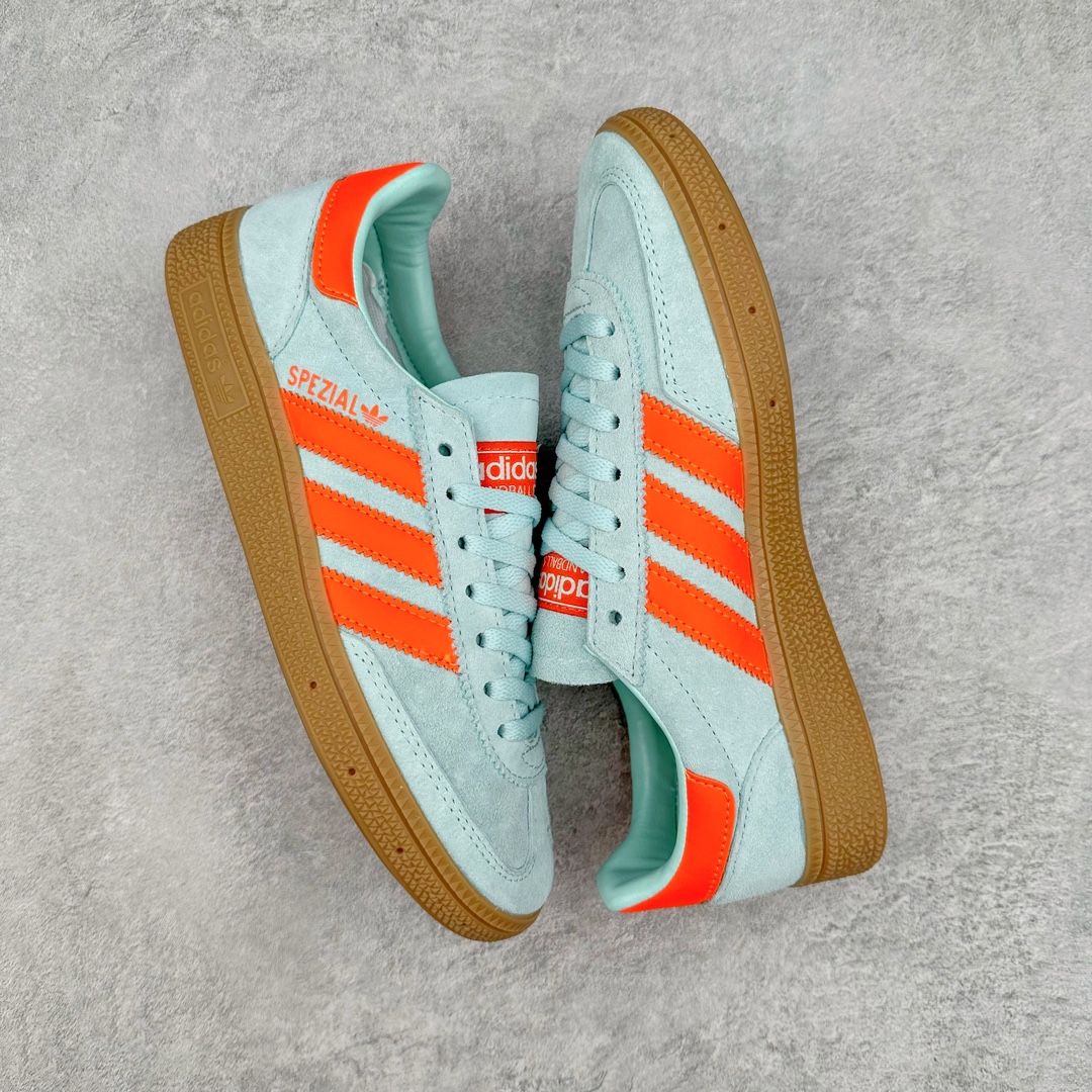 图片[3]-AD Originals Handball SPZL 手球运动员系列百搭休闲运动板鞋 IH5374 这款来自阿迪达斯的这款HANDBALL SPZL前身是一双手球运动鞋，这一次拿来复刻，所以鞋面的主要色彩选用了黑色， 鞋面外侧除了Spezial字母之外还有三叶草标志。Handball SPZL作为复古手球训练鞋与作为室内足球鞋的Samba有着异曲同工之处，但是质感更为出众的鞋身以及丰富的配色选择比起Samba来讲可以说是更胜一筹了！尺码：36 36⅔ 37⅓ 38 38⅔ 39⅓ 40 40⅔ 41⅓ 42 42⅔ 43⅓ 44 45-选品中心