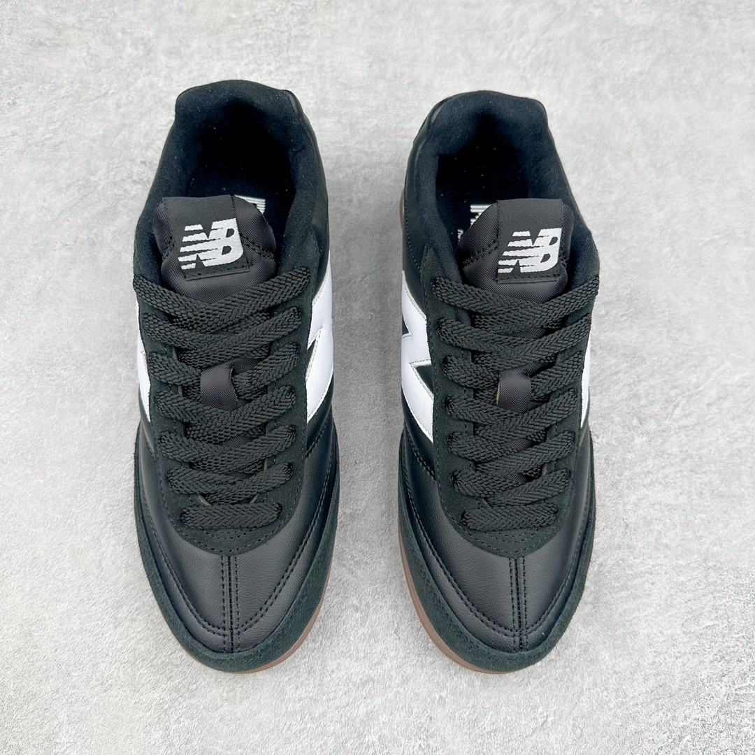 图片[2]-New Balance URC42 NB复古跑鞋 绒布拼接舒适耐磨跑步鞋限定 以更纯粹的复古风格设计打造的全新造型 侧身还以解构设计 将 N 字标志以做旧压花样式呈现 样式别具新意 则呈现出高级怀旧气质 也让鞋款在奢华时装风格与运动氛围之间达到了平衡 货号： URC42EBYH 尺码：36 37 37.5 38 38.5 39.5 40 40.5 41.5 42 42.5 43 44 45-选品中心