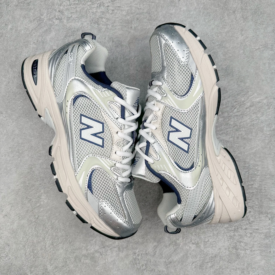 图片[3]-＃MF New Balance MR530 NB新百伦复古透气跑步鞋 抛弃过往以皮革为主的人气轮廓 以极具复古风范的跑鞋外观呈现 设计上全鞋以简约清爽的纯白色作基底 鞋身覆盖大面积织物网眼材质 并于鞋头、鞋带孔眼片等细节处点缀对比鲜明的反光银镀层凸显 鞋舌、侧身等位置则辅以一贯的「N」字标志和品牌徽标彰显身份 最后通过搭载的 ABZORB 缓震中底完善整体造型 全套原楦原纸板原厂数据开发 原厂网纱 原装进口皮料正确卡色 正确中底拉帮中底网布细节 冲裁组合 匠心打造 耗时两个月开发完成 工艺极其复杂难度可想而知 新开独立私模大底 全网唯一正确做旧组合大底 高端零售专供产物 尺码：36 37 37.5 38 38.5 39.5 40 40.5 41.5 42 42.5 43 44 44.5 45-选品中心