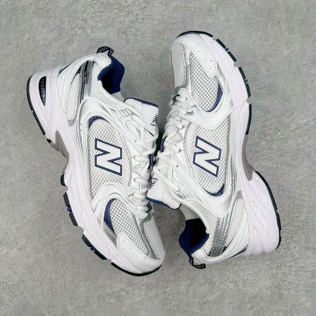 图片[3]-＃MF New Balance MR530 NB新百伦复古透气跑步鞋 抛弃过往以皮革为主的人气轮廓 以极具复古风范的跑鞋外观呈现 设计上全鞋以简约清爽的纯白色作基底 鞋身覆盖大面积织物网眼材质 并于鞋头、鞋带孔眼片等细节处点缀对比鲜明的反光银镀层凸显 鞋舌、侧身等位置则辅以一贯的「N」字标志和品牌徽标彰显身份 最后通过搭载的 ABZORB 缓震中底完善整体造型 全套原楦原纸板原厂数据开发 原厂网纱 原装进口皮料正确卡色 正确中底拉帮中底网布细节 冲裁组合 匠心打造 耗时两个月开发完成 工艺极其复杂难度可想而知 新开独立私模大底 全网唯一正确做旧组合大底 高端零售专供产物 尺码：36 37 37.5 38 38.5 39.5 40 40.5 41.5 42 42.5 43 44 44.5 45-选品中心