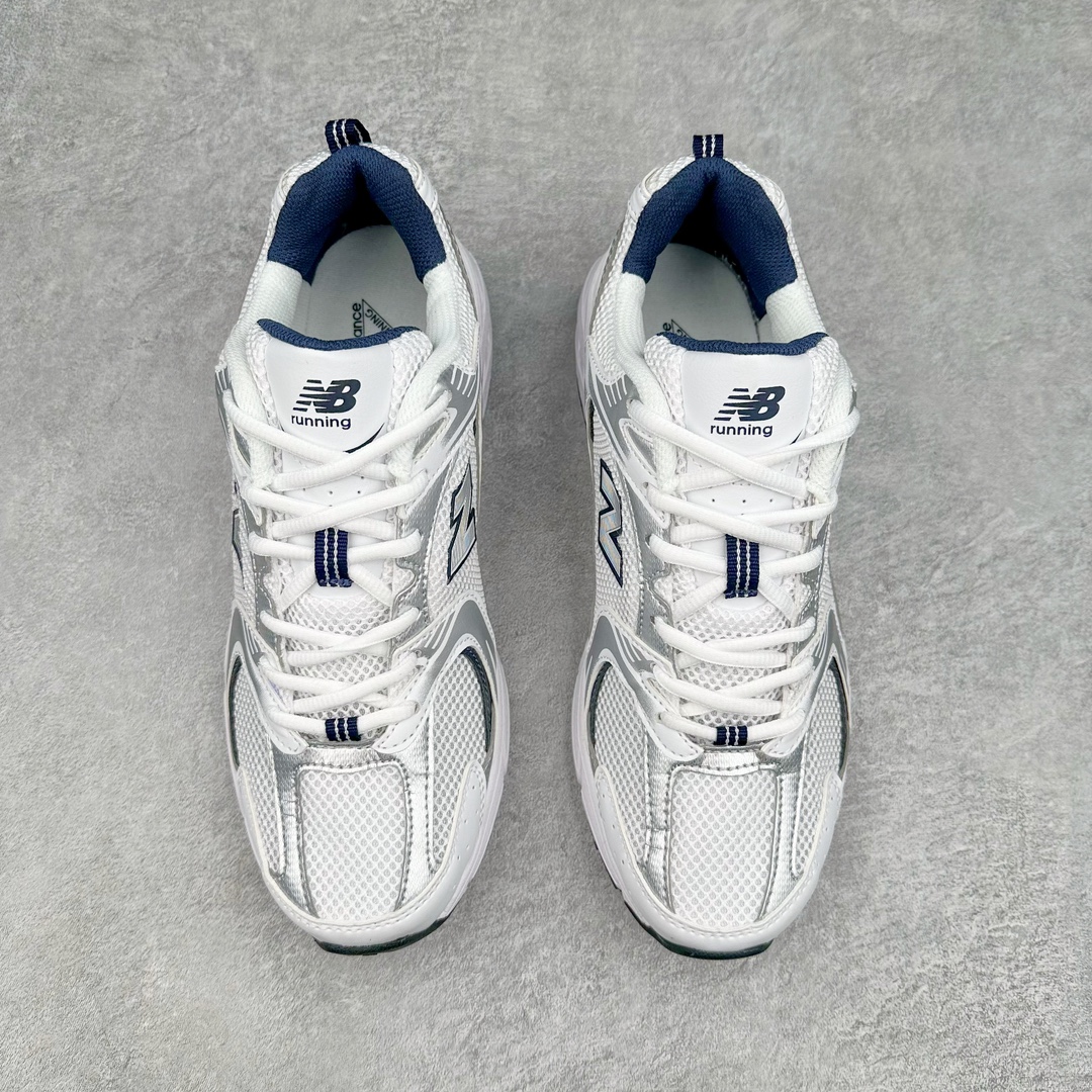图片[2]-＃MF New Balance MR530 NB新百伦复古透气跑步鞋 抛弃过往以皮革为主的人气轮廓 以极具复古风范的跑鞋外观呈现 设计上全鞋以简约清爽的纯白色作基底 鞋身覆盖大面积织物网眼材质 并于鞋头、鞋带孔眼片等细节处点缀对比鲜明的反光银镀层凸显 鞋舌、侧身等位置则辅以一贯的「N」字标志和品牌徽标彰显身份 最后通过搭载的 ABZORB 缓震中底完善整体造型 全套原楦原纸板原厂数据开发 原厂网纱 原装进口皮料正确卡色 正确中底拉帮中底网布细节 冲裁组合 匠心打造 耗时两个月开发完成 工艺极其复杂难度可想而知 新开独立私模大底 全网唯一正确做旧组合大底 高端零售专供产物 尺码：36 37 37.5 38 38.5 39.5 40 40.5 41.5 42 42.5 43 44 44.5 45-选品中心