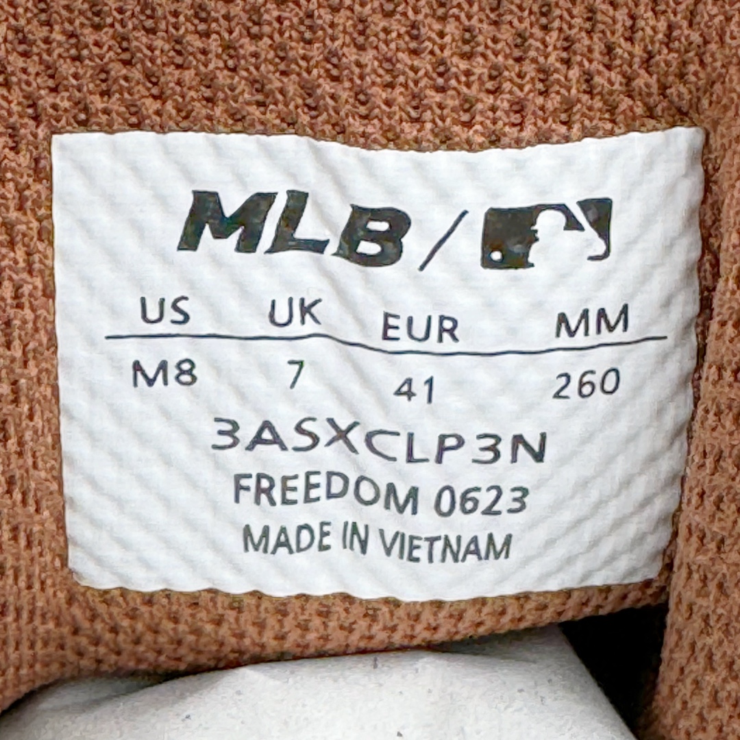 图片[11]-＃PB过验版 MLB Chunky Liner Basic 复古印花学长鞋系列低帮轻量增高厚底百搭休闲运动慢跑鞋板鞋 Korea韩国联名NY美国榄球纽约洋基队限定 目前可过轻松秒过各类鉴定 能操作的私聊 韩国代购专供 左脚内置NFC感应 区别市面贴纸假芯片 MLB专用菱形双针中底布 重点细节中底布带注胶孔 原厂NFC感应吊牌 支持鉴定 一个两位数 原盒原标 全套原楦原纸板原厂数据开发 中韩文保养标贴 绿色防霉片 平台代购专供 独家一比一RB+MD组合大底 高频后跟小人Logo精准对位立体饱满 正确网布加超迁鞋面 转印中底走线紧密 转印Logo工艺表层防刮不掉色 尺码：35 36 36.5 37.5 38 38.5 39 40 40.5 41 42 42.5 43 44 44.5 45-选品中心