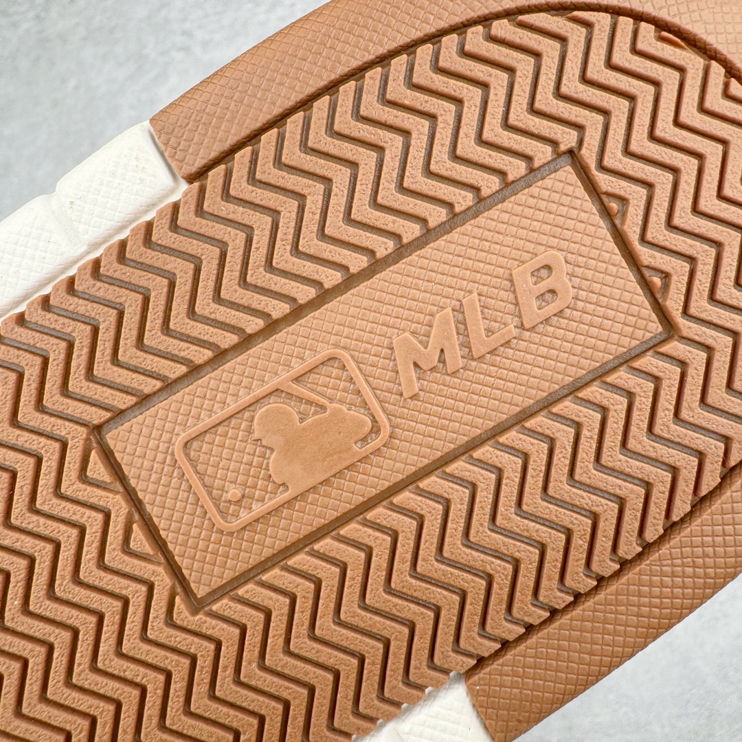 图片[18]-＃PB过验版 MLB Chunky Liner Basic 复古印花学长鞋系列低帮轻量增高厚底百搭休闲运动慢跑鞋板鞋 Korea韩国联名NY美国榄球纽约洋基队限定 目前可过轻松秒过各类鉴定 能操作的私聊 韩国代购专供 左脚内置NFC感应 区别市面贴纸假芯片 MLB专用菱形双针中底布 重点细节中底布带注胶孔 原厂NFC感应吊牌 支持鉴定 一个两位数 原盒原标 全套原楦原纸板原厂数据开发 中韩文保养标贴 绿色防霉片 平台代购专供 独家一比一RB+MD组合大底 高频后跟小人Logo精准对位立体饱满 正确网布加超迁鞋面 转印中底走线紧密 转印Logo工艺表层防刮不掉色 尺码：35 36 36.5 37.5 38 38.5 39 40 40.5 41 42 42.5 43 44 44.5 45-选品中心