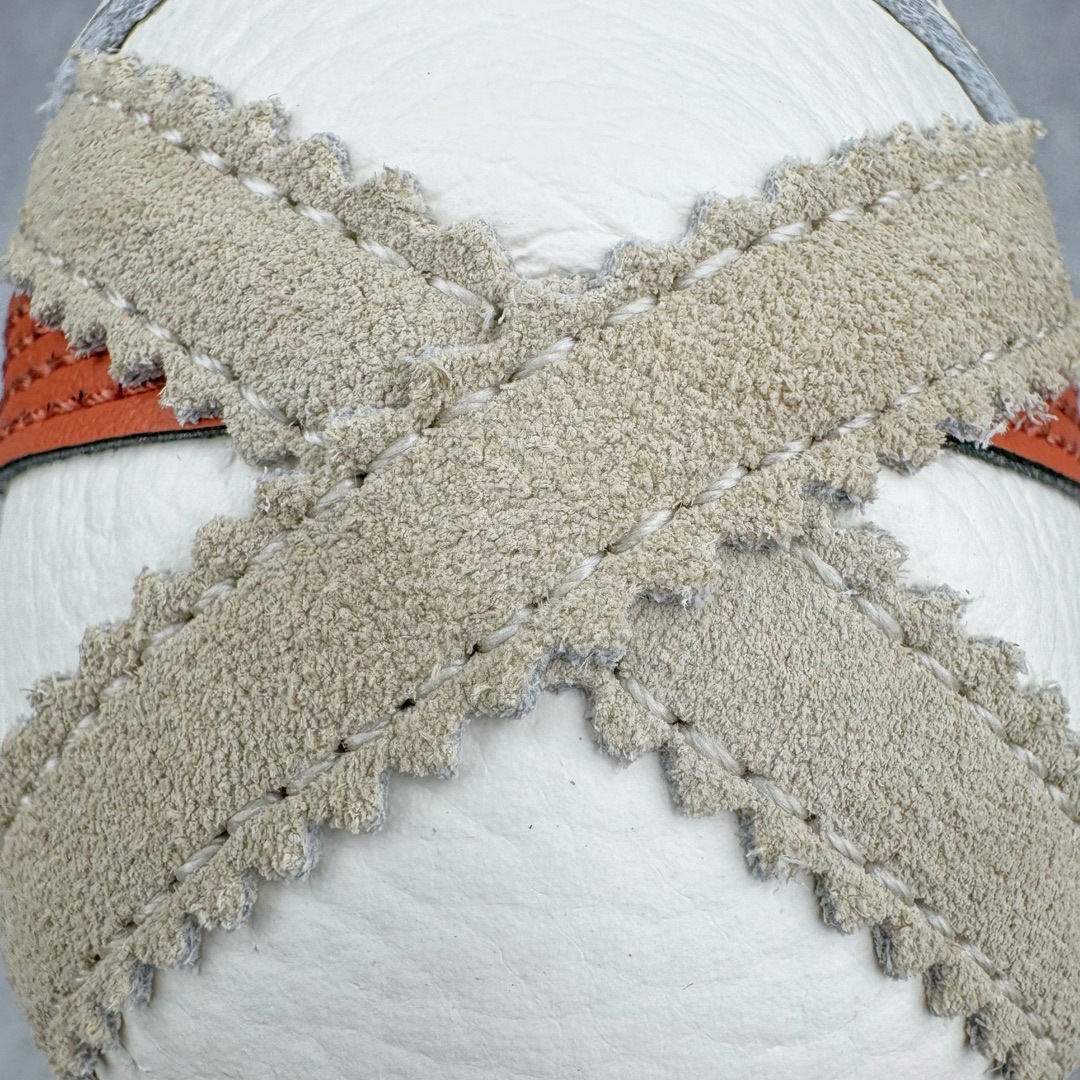 图片[10]-＃纯原 Asics Onitsuka Tiger MEXICO 66 亚瑟士鬼冢虎复古经典板鞋 市场最强版本 头层小羊皮加持 海外订单工厂出品 超成熟稳定的做工品控 原装全套纸板楦头开发 原汁原味 完美呈现版型 私模正确鞋底咬花纹路 一比一鞋头弧度高度鞋身弧度 绝不口嗨 细节品控鞋型随意秒杀市面 原档咬花纹路私模大底 一个单元有六个三角形 总体形拼接呈现花瓣状 官方四联吊牌 原装Ortholite轻量化鞋垫 原盒原配 质保卡 说明书 钢印防尘纸 纸板中底带钢印 乳胶组合鞋垫 支持全方位的对比专柜 产品从款式颜色造型上体现出追求舒适和细节的完美 鞋类更是推崇手工制作的严谨与完美 融舒适性与可穿性的设计风格 注重细节的完美和别致魅力 既保持稳重 又不失轻松的时尚感 尺码：36 37 37.5 38 39 39.5 40 40.5 41.5 42 42.5 43.5 44 45 46-选品中心