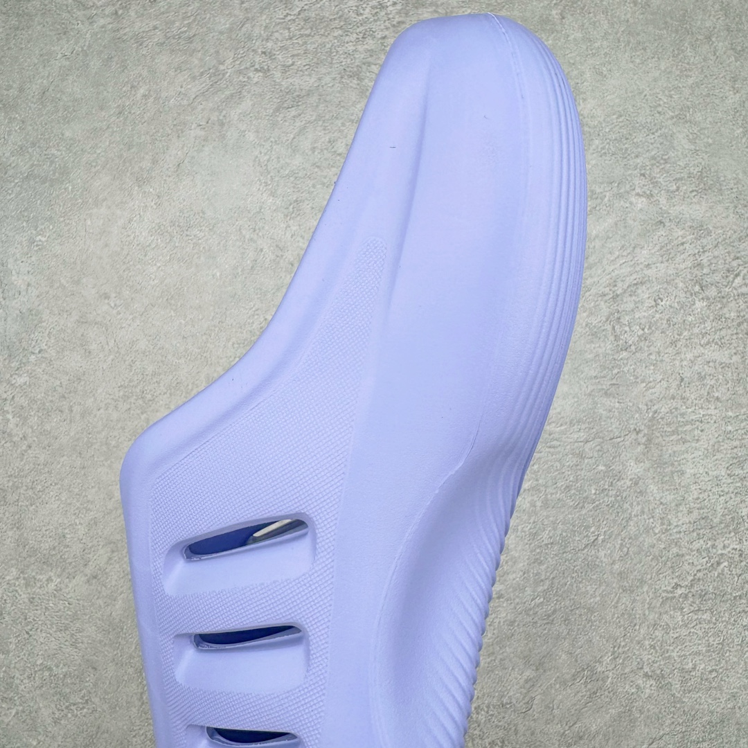 图片[7]-＃Lw纯原 AD adiFOM Ilinfnity Mule 003 穆勒风慵懒惬意防磨包头拖鞋 紫色 IH0356 重金购入原鞋及原档案磨具生产指令开发 鞋头部位凹凸有致 横向大面积波浪纹理 Logo 凹凸明显 轮廓分明 描漆定位精准 公整无偏差不溢出 LOGO内侧钢印清晰工整 原厂磨具全鞋无多余毛边 同源公司EVA粒子环保塑料 原厂指令配方 无任何异味 弹性卡色均保持原鞋一致 匠心打造 鞋口弧度大小 鞋面色泽质感同步原鞋 LOGO内侧钢印清晰工整 中底部分带原厂钢印编号 原厂Ortholite欧斯莱鞋垫 区别掉渣海玻璃鞋垫 吸汗防臭的效果无法相提并论 原厂定制原标 同比ZP 符合人体设计 独家开发至48码 尺码：35 36 37 38 39 40 41 42 43 44 45 46 47 48-选品中心