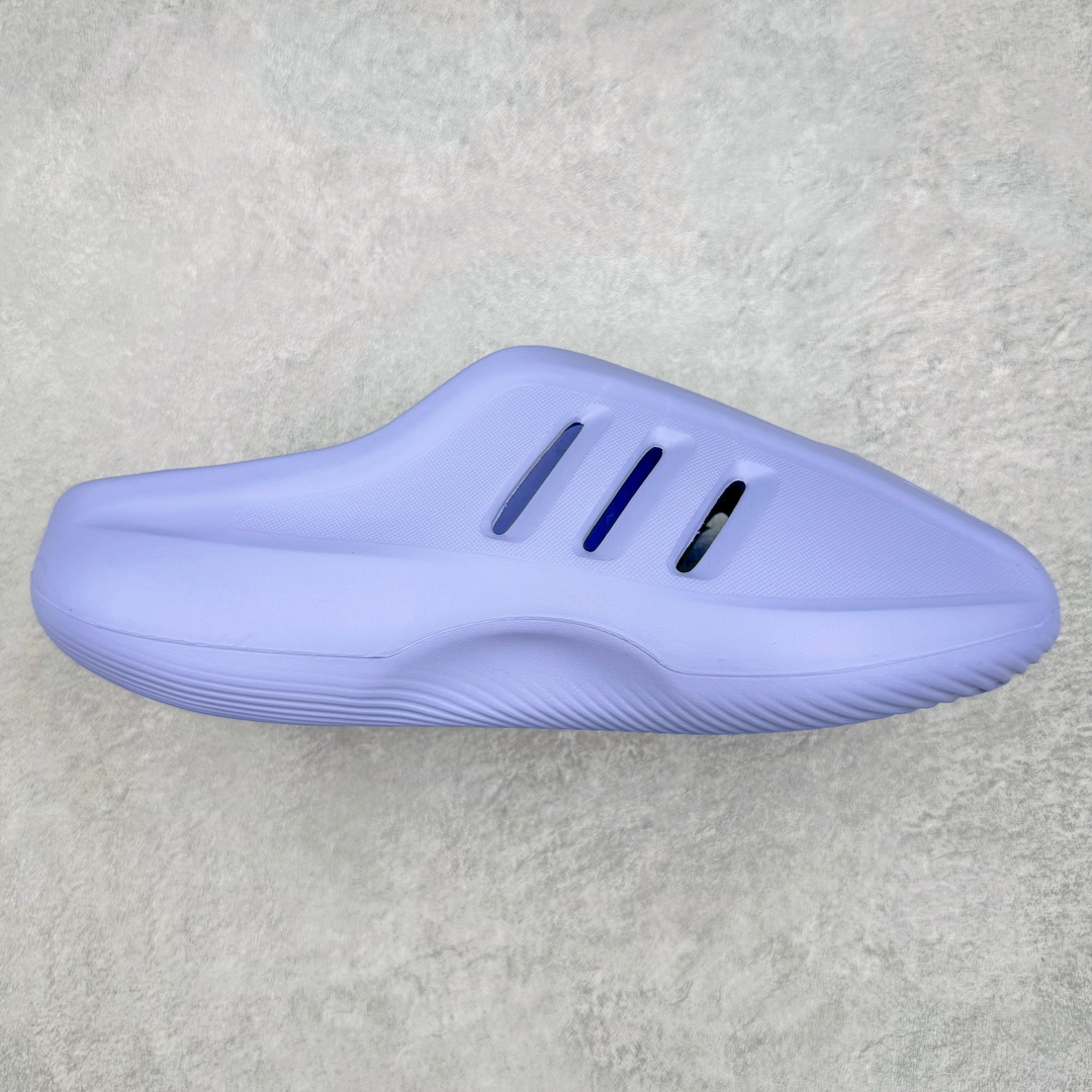 ＃Lw纯原 AD adiFOM Ilinfnity Mule 003 穆勒风慵懒惬意防磨包头拖鞋 紫色 IH0356 重金购入原鞋及原档案磨具生产指令开发 鞋头部位凹凸有致 横向大面积波浪纹理 Logo 凹凸明显 轮廓分明 描漆定位精准 公整无偏差不溢出 LOGO内侧钢印清晰工整 原厂磨具全鞋无多余毛边 同源公司EVA粒子环保塑料 原厂指令配方 无任何异味 弹性卡色均保持原鞋一致 匠心打造 鞋口弧度大小 鞋面色泽质感同步原鞋 LOGO内侧钢印清晰工整 中底部分带原厂钢印编号 原厂Ortholite欧斯莱鞋垫 区别掉渣海玻璃鞋垫 吸汗防臭的效果无法相提并论 原厂定制原标 同比ZP 符合人体设计 独家开发至48码 尺码：35 36 37 38 39 40 41 42 43 44 45 46 47 48-选品中心