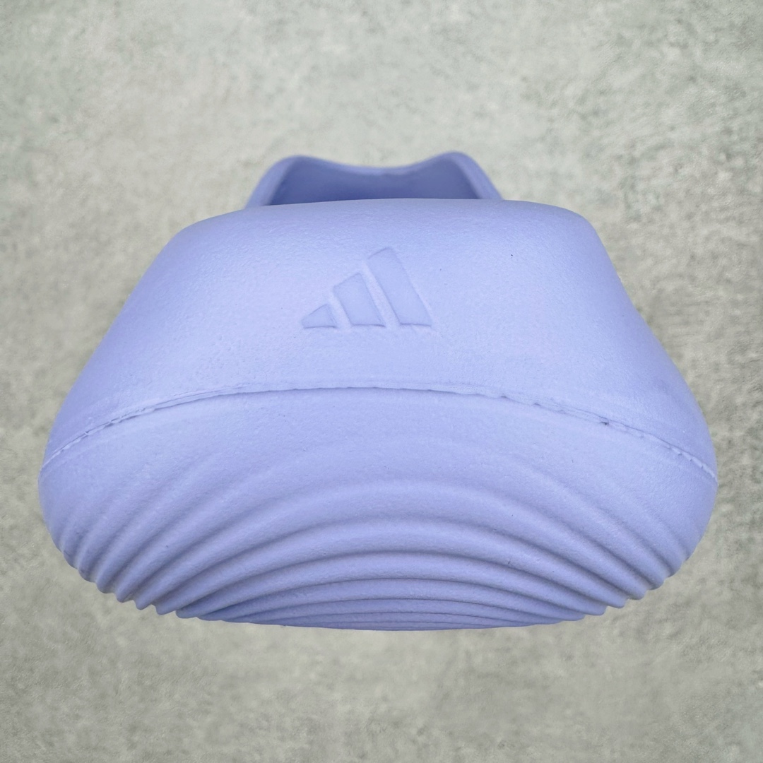 图片[8]-＃Lw纯原 AD adiFOM Ilinfnity Mule 003 穆勒风慵懒惬意防磨包头拖鞋 紫色 IH0356 重金购入原鞋及原档案磨具生产指令开发 鞋头部位凹凸有致 横向大面积波浪纹理 Logo 凹凸明显 轮廓分明 描漆定位精准 公整无偏差不溢出 LOGO内侧钢印清晰工整 原厂磨具全鞋无多余毛边 同源公司EVA粒子环保塑料 原厂指令配方 无任何异味 弹性卡色均保持原鞋一致 匠心打造 鞋口弧度大小 鞋面色泽质感同步原鞋 LOGO内侧钢印清晰工整 中底部分带原厂钢印编号 原厂Ortholite欧斯莱鞋垫 区别掉渣海玻璃鞋垫 吸汗防臭的效果无法相提并论 原厂定制原标 同比ZP 符合人体设计 独家开发至48码 尺码：35 36 37 38 39 40 41 42 43 44 45 46 47 48-选品中心