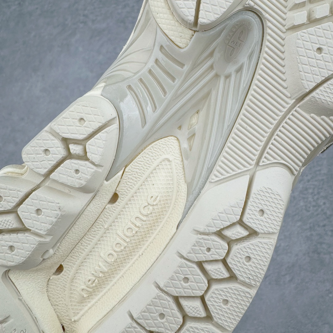 图片[10]-＃DT纯原 新百伦NB New Balance M1906系列 全套原楦原纸板原厂数据开发 进口三明治网面 原装进口皮料正确绒感卡色 正确中底拉帮中底网布细节 原厂标裁 带紫光防伪 定制后跟透明水晶模块 冲裁组合 大底贴合程度胶水上色把控完美 整洁度挑战全网艺术家 多道序QC把关品质完善 匠心打造 耗时两个月开发完成 工艺极其复杂难度可想而知 新开独立私模大底 正确六层组合大底 高端零售专供产物 尺码：36 37 37.5 38 38.5 39 40 40.5 41 42 42.5 43 44 45-选品中心