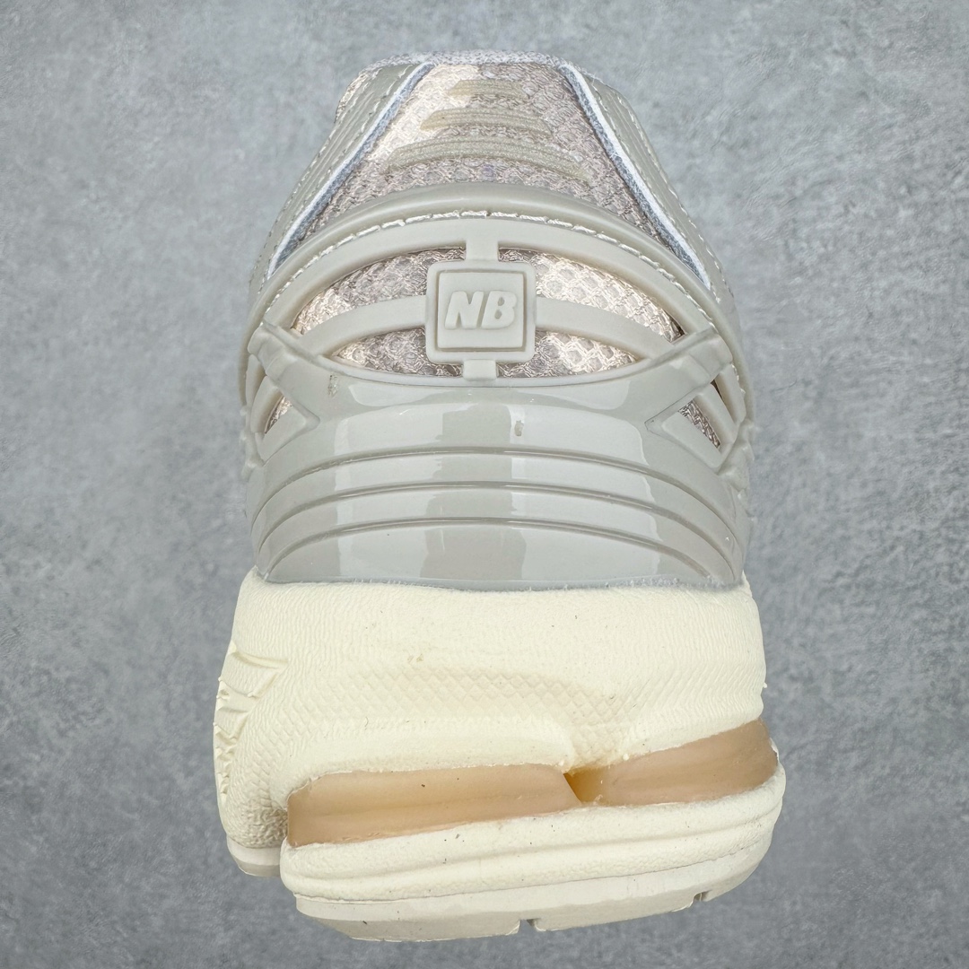 图片[8]-＃DT纯原 新百伦NB New Balance M1906系列 全套原楦原纸板原厂数据开发 进口三明治网面 原装进口皮料正确绒感卡色 正确中底拉帮中底网布细节 原厂标裁 带紫光防伪 定制后跟透明水晶模块 冲裁组合 大底贴合程度胶水上色把控完美 整洁度挑战全网艺术家 多道序QC把关品质完善 匠心打造 耗时两个月开发完成 工艺极其复杂难度可想而知 新开独立私模大底 正确六层组合大底 高端零售专供产物 尺码：36 37 37.5 38 38.5 39 40 40.5 41 42 42.5 43 44 45-选品中心