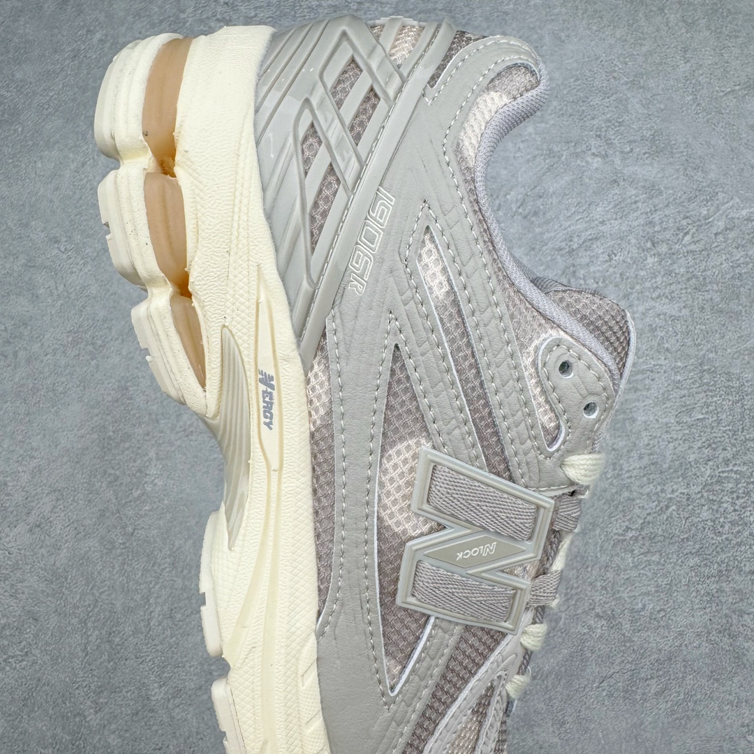 图片[6]-＃DT纯原 新百伦NB New Balance M1906系列 全套原楦原纸板原厂数据开发 进口三明治网面 原装进口皮料正确绒感卡色 正确中底拉帮中底网布细节 原厂标裁 带紫光防伪 定制后跟透明水晶模块 冲裁组合 大底贴合程度胶水上色把控完美 整洁度挑战全网艺术家 多道序QC把关品质完善 匠心打造 耗时两个月开发完成 工艺极其复杂难度可想而知 新开独立私模大底 正确六层组合大底 高端零售专供产物 尺码：36 37 37.5 38 38.5 39 40 40.5 41 42 42.5 43 44 45-选品中心