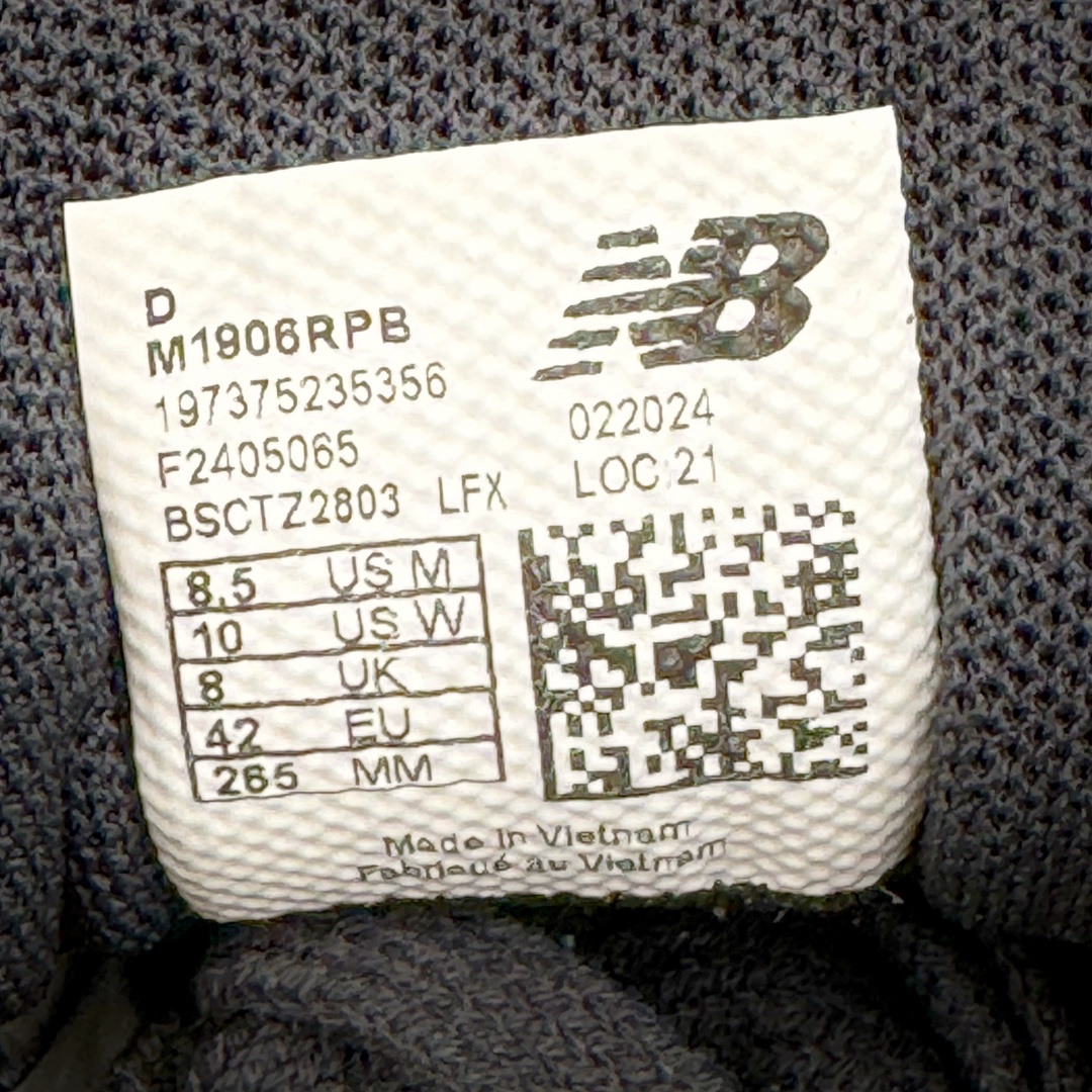 图片[18]-＃M纯原 New Balance M1906RPB 黑色 NB新百伦潮流复古织物皮革减震防滑耐磨轻便低帮跑步鞋 原档数据独立私模大底 唯一正确六层组合大底 RB前软后硬 百分百还原原鞋脚感 基于市场现有版本全新升级调整 NB市场最强产物 全网最全配色加持 全套原楦原纸板原厂数据开发 全鞋电脑针车加持 原厂网布 原装进口头层翻毛皮料正确绒感卡色 正确中底拉帮中底网布细节 一比一手工擦旧效果 冲裁组合 匠心打造 耗时两个月开发完成 工艺极其复杂难度可想而知 高端零售专供产物 尺码：36 37 37.5 38 38.5 39.5 40 40.5 41.5 42 42.5 43 44 44.5 45 45.5 46.5 47-选品中心