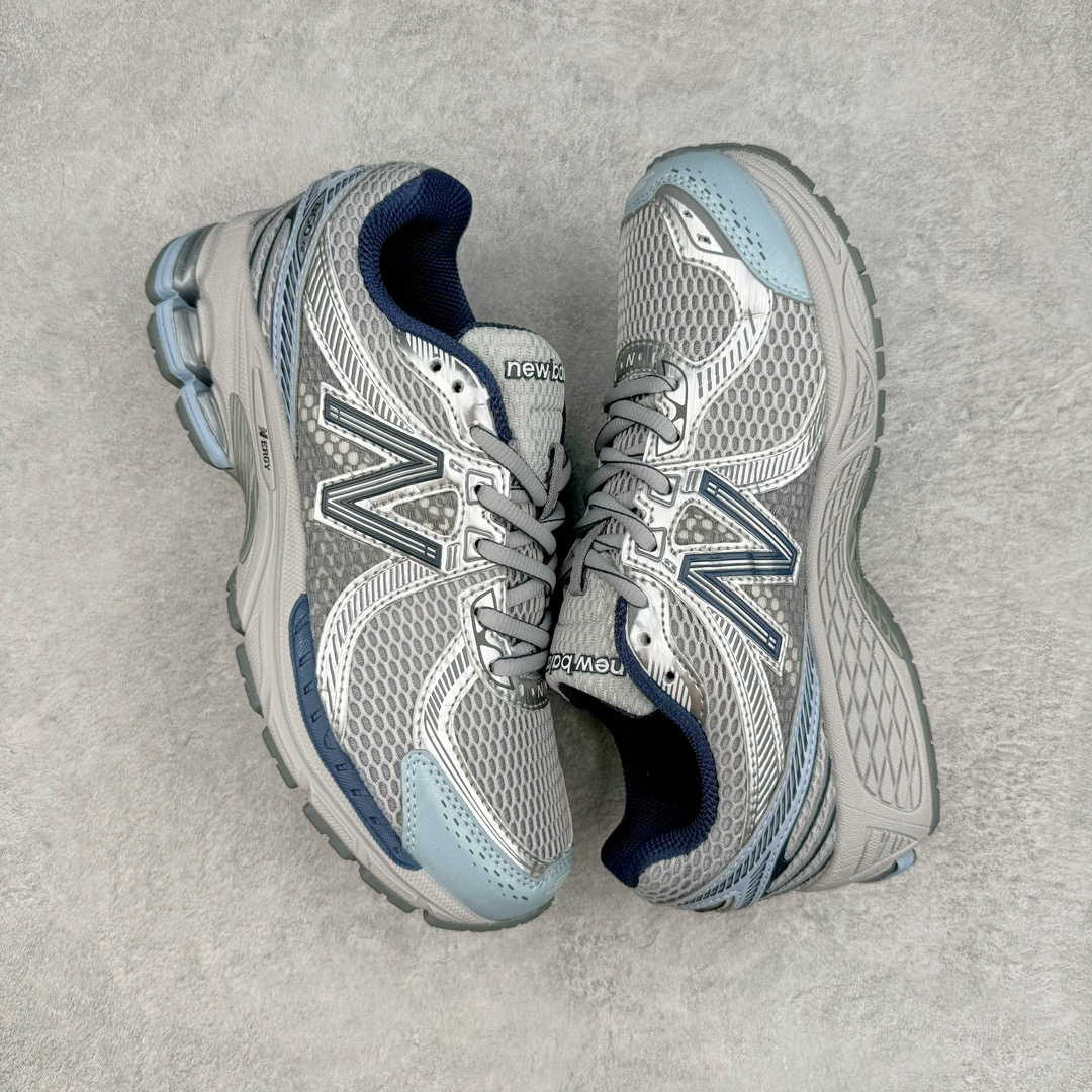 图片[3]-New Balance ML860 NB新百伦系列经典复古老爹风休闲运动慢跑鞋 860 是New Balance 著名的复古跑鞋型号，其heyday 需追溯至90 年代初期。最近，New Balance 回顾历史，以复兴860 为目标，推出这款经典跑鞋的全新升级版860 V2 ，而英国球鞋名所Footpatrol 也为这双新生款型打造一辑特别型录。新版本将N-ergy 与Acteva Lite 技术巧妙融合，其中前者可吸收冲击力，具优越减震性与弹性，而后者则使860 V2 保持轻巧、光滑的外观轮廓。球鞋采用开放式网眼制成，并附带恰到好处的金属饰面，亦为传统运动鞋带去更浓郁的现代气息。860 V2 在具备专业跑步鞋韧性的同时，也拥有围绕生活方式哲学而诞生的时髦感，不仅能够匹配日常风格，还适合用以塑造urban style，各位city boy 不要错过了。尺码：35 36 37 37.5 38 38.5 39.5 40 40.5 41 42 42.5 43 44-选品中心