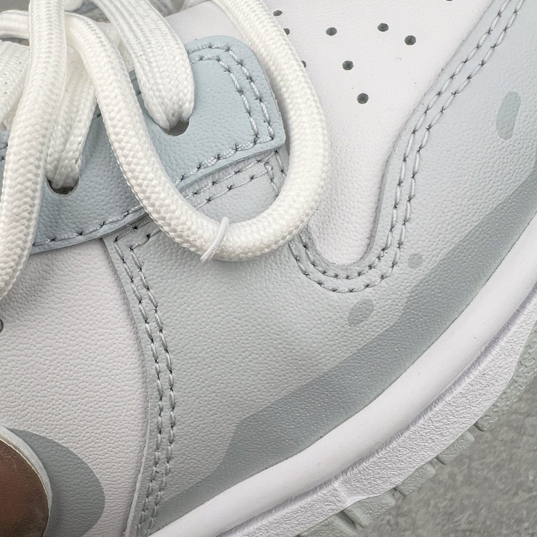 图片[15]-＃YC纯原 NK Dunk Low 浅灰蓝 HF0730-160 定制系列天花板 无原鞋不开发 全系列得物原鞋一比一校对开发 配色持续更新中 终端对接 优势输出 全套原厂楦头原纸板数据档案倾力打造 原汁原味莞产 极致还原 圈内最强针车工艺 高端零售指定版 广东原厂配套原盒原标 鞋盒分三个尺码段 原厂冲刀 超高清洁度 全鞋零毛边皮料切割 采用原厂百宏鞋带以及原厂百宏织唛舌标 内标可供原厂几率过验 进口原装条纹中底布 四线拉帮白色点胶 原厂拉帮手法遵循公司 原厂电绣 极致还原 尺码：35.5 36 36.5 37.5 38 38.5 39 40 40.5 41 42 42.5 43 44 44.5 45 46 47.5-选品中心