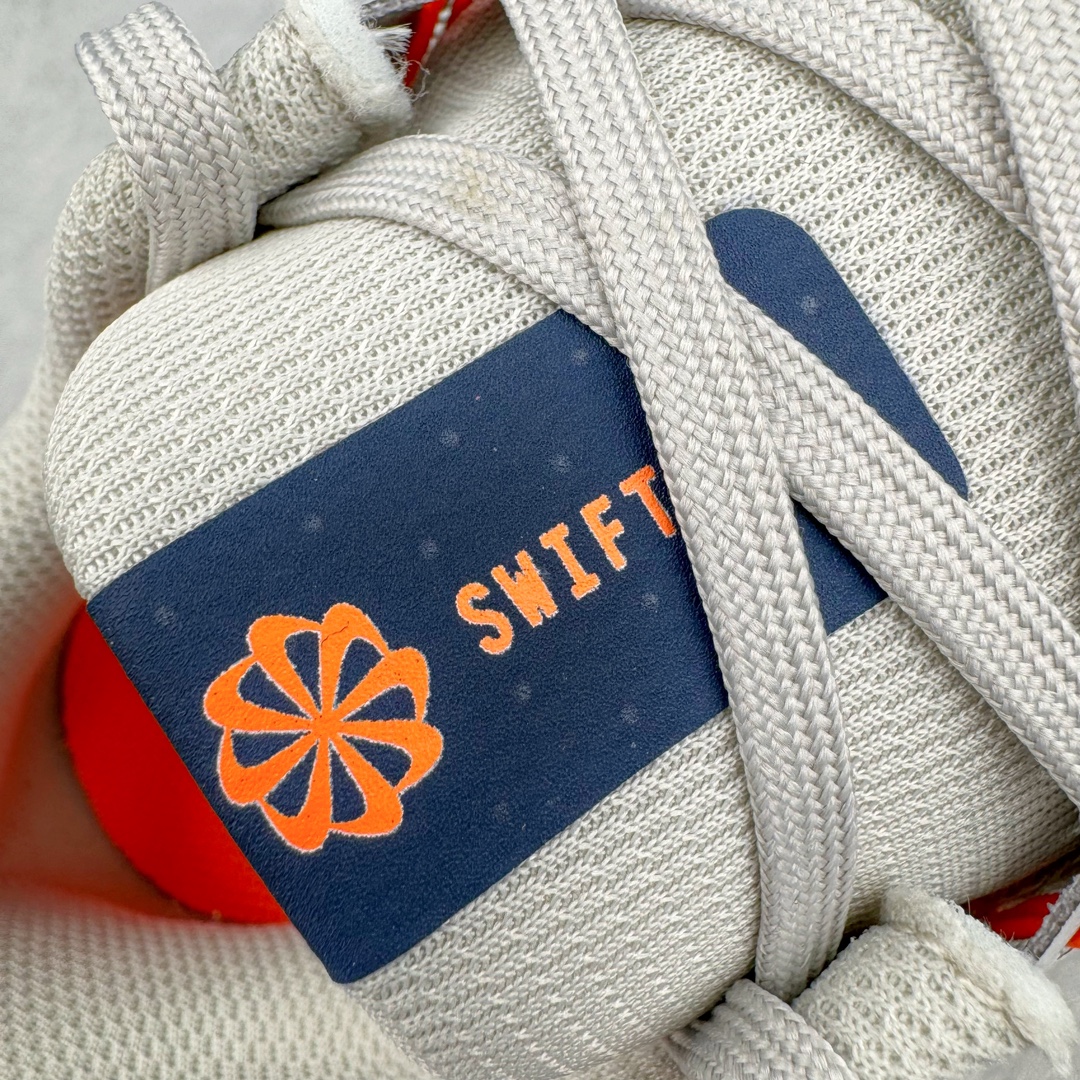 图片[13]-＃纯原 NK RUN SWIfT 3 极致3代网面透气休闲跑步鞋 简约高科技设计采用多层材料 为双足带来凉爽感受和稳固体验时尚鞋面搭配中足包覆设计 提供稳固贴合感 一层网眼布材质 在跑步期间为你带来轻盈透气性能 同时展现利落外观 加高叠层设计 为每一步带来柔软缓震性能 具备出色抓地力与耐穿着性 舒适感出众 货号：DR2695-009 尺码：39 40 40.5 41 42 42.5 43 44 44.5 45-选品中心