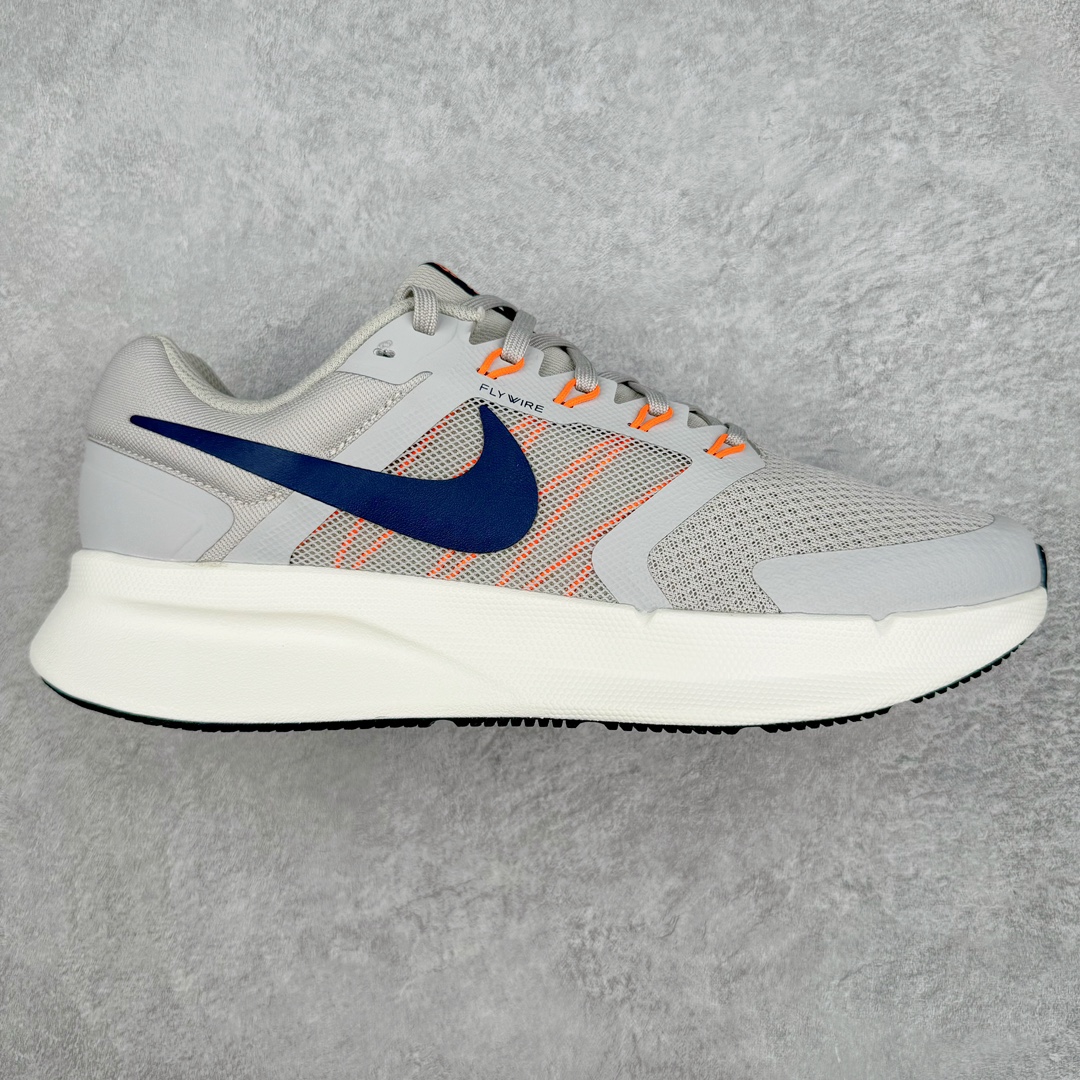 ＃纯原 NK RUN SWIfT 3 极致3代网面透气休闲跑步鞋 简约高科技设计采用多层材料 为双足带来凉爽感受和稳固体验时尚鞋面搭配中足包覆设计 提供稳固贴合感 一层网眼布材质 在跑步期间为你带来轻盈透气性能 同时展现利落外观 加高叠层设计 为每一步带来柔软缓震性能 具备出色抓地力与耐穿着性 舒适感出众 货号：DR2695-009 尺码：39 40 40.5 41 42 42.5 43 44 44.5 45-选品中心