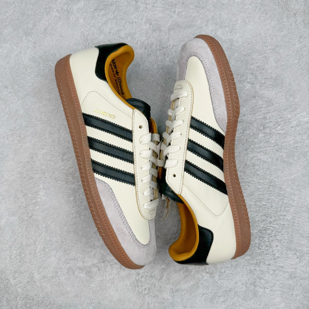 图片[3]-＃ZC总裁 JJJJound x AD Originals Samba Classic\\\”Studded Pack Black\\\”桑巴舞系列绅士德训足球风百搭低帮休闲运动板鞋 联名奶白灰黑 ID8708 好货不怕晚 原厂进口 \\\”Prime Asia\\\” 山羊皮（纹理自然）原厂台湾进口短绒猪巴革 全套原厂纸板冲刀加持 独家原档案私模RB橡胶大底 含胶量硬度原鞋一致 正确拉帮鞋垫背胶 原厂标裁支持鉴定 高密度丽新布中底 内置环保海玻璃鞋垫 全鞋电脑针车零偏差 产品品控稳定性领先行业 原厂港宝加持定型后跟R度完美 JJJJound x Originals联名鞋 作为合作企划里的金字招牌JJJJound 善于利用自己的极简美学挖掘品牌的全新风貌 本次 JJJJound 携手 Originals 选用大热鞋款 Samba 为蓝本 将鞋款的街头气质无痕转变为「静奢风」 鞋款肉眼可见的被赋予了难得的质感 黑白两色都采用了黄色优质皮革内衬以呼应生胶大底 取消了鞋舌的 Logo 转而采用压纹处理使得鞋款整体氛围更加静谧、奢华 同时为了彰显本次合作鞋款的身份 双方合作标识和 JJJJound Logo 被分别印在鞋口内侧和鞋垫上 尺码：36 36.5 37.5 38 38.5 39 40 40.5 41 42 42.5 43 44 44.5 45 46 46.5-选品中心