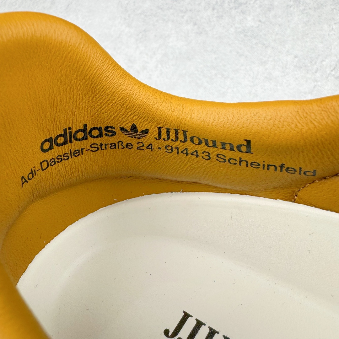 图片[13]-＃ZC总裁 JJJJound x AD Originals Samba Classic\\\”Studded Pack Black\\\”桑巴舞系列绅士德训足球风百搭低帮休闲运动板鞋 联名奶白灰黑 ID8708 好货不怕晚 原厂进口 \\\”Prime Asia\\\” 山羊皮（纹理自然）原厂台湾进口短绒猪巴革 全套原厂纸板冲刀加持 独家原档案私模RB橡胶大底 含胶量硬度原鞋一致 正确拉帮鞋垫背胶 原厂标裁支持鉴定 高密度丽新布中底 内置环保海玻璃鞋垫 全鞋电脑针车零偏差 产品品控稳定性领先行业 原厂港宝加持定型后跟R度完美 JJJJound x Originals联名鞋 作为合作企划里的金字招牌JJJJound 善于利用自己的极简美学挖掘品牌的全新风貌 本次 JJJJound 携手 Originals 选用大热鞋款 Samba 为蓝本 将鞋款的街头气质无痕转变为「静奢风」 鞋款肉眼可见的被赋予了难得的质感 黑白两色都采用了黄色优质皮革内衬以呼应生胶大底 取消了鞋舌的 Logo 转而采用压纹处理使得鞋款整体氛围更加静谧、奢华 同时为了彰显本次合作鞋款的身份 双方合作标识和 JJJJound Logo 被分别印在鞋口内侧和鞋垫上 尺码：36 36.5 37.5 38 38.5 39 40 40.5 41 42 42.5 43 44 44.5 45 46 46.5-选品中心