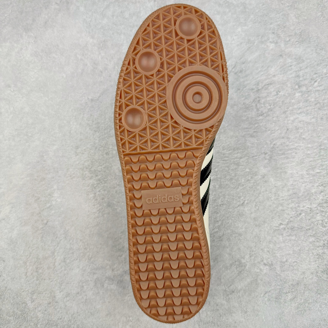 图片[9]-＃ZC总裁 JJJJound x AD Originals Samba Classic\\\”Studded Pack Black\\\”桑巴舞系列绅士德训足球风百搭低帮休闲运动板鞋 联名奶白灰黑 ID8708 好货不怕晚 原厂进口 \\\”Prime Asia\\\” 山羊皮（纹理自然）原厂台湾进口短绒猪巴革 全套原厂纸板冲刀加持 独家原档案私模RB橡胶大底 含胶量硬度原鞋一致 正确拉帮鞋垫背胶 原厂标裁支持鉴定 高密度丽新布中底 内置环保海玻璃鞋垫 全鞋电脑针车零偏差 产品品控稳定性领先行业 原厂港宝加持定型后跟R度完美 JJJJound x Originals联名鞋 作为合作企划里的金字招牌JJJJound 善于利用自己的极简美学挖掘品牌的全新风貌 本次 JJJJound 携手 Originals 选用大热鞋款 Samba 为蓝本 将鞋款的街头气质无痕转变为「静奢风」 鞋款肉眼可见的被赋予了难得的质感 黑白两色都采用了黄色优质皮革内衬以呼应生胶大底 取消了鞋舌的 Logo 转而采用压纹处理使得鞋款整体氛围更加静谧、奢华 同时为了彰显本次合作鞋款的身份 双方合作标识和 JJJJound Logo 被分别印在鞋口内侧和鞋垫上 尺码：36 36.5 37.5 38 38.5 39 40 40.5 41 42 42.5 43 44 44.5 45 46 46.5-选品中心