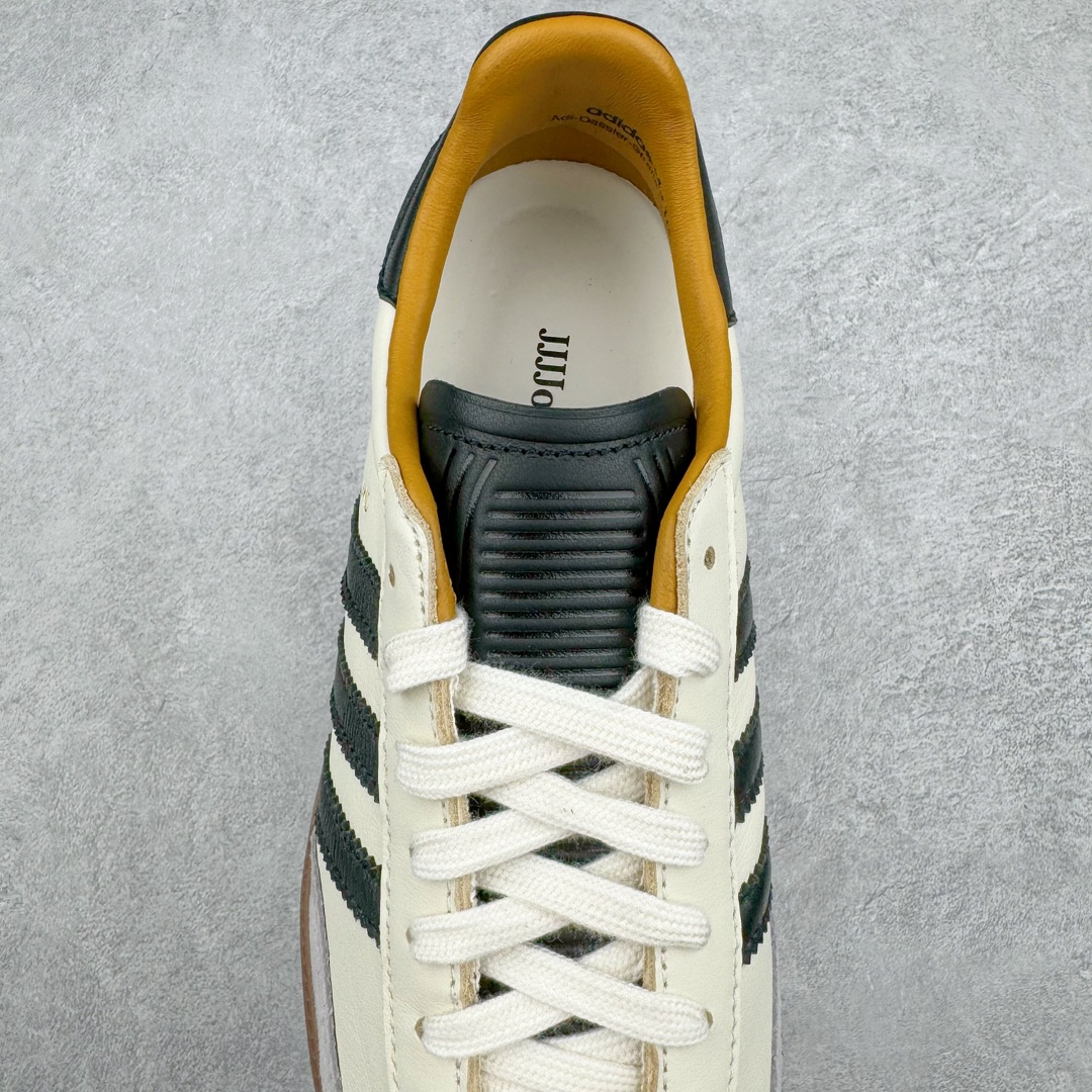 图片[5]-＃ZC总裁 JJJJound x AD Originals Samba Classic\\\”Studded Pack Black\\\”桑巴舞系列绅士德训足球风百搭低帮休闲运动板鞋 联名奶白灰黑 ID8708 好货不怕晚 原厂进口 \\\”Prime Asia\\\” 山羊皮（纹理自然）原厂台湾进口短绒猪巴革 全套原厂纸板冲刀加持 独家原档案私模RB橡胶大底 含胶量硬度原鞋一致 正确拉帮鞋垫背胶 原厂标裁支持鉴定 高密度丽新布中底 内置环保海玻璃鞋垫 全鞋电脑针车零偏差 产品品控稳定性领先行业 原厂港宝加持定型后跟R度完美 JJJJound x Originals联名鞋 作为合作企划里的金字招牌JJJJound 善于利用自己的极简美学挖掘品牌的全新风貌 本次 JJJJound 携手 Originals 选用大热鞋款 Samba 为蓝本 将鞋款的街头气质无痕转变为「静奢风」 鞋款肉眼可见的被赋予了难得的质感 黑白两色都采用了黄色优质皮革内衬以呼应生胶大底 取消了鞋舌的 Logo 转而采用压纹处理使得鞋款整体氛围更加静谧、奢华 同时为了彰显本次合作鞋款的身份 双方合作标识和 JJJJound Logo 被分别印在鞋口内侧和鞋垫上 尺码：36 36.5 37.5 38 38.5 39 40 40.5 41 42 42.5 43 44 44.5 45 46 46.5-选品中心