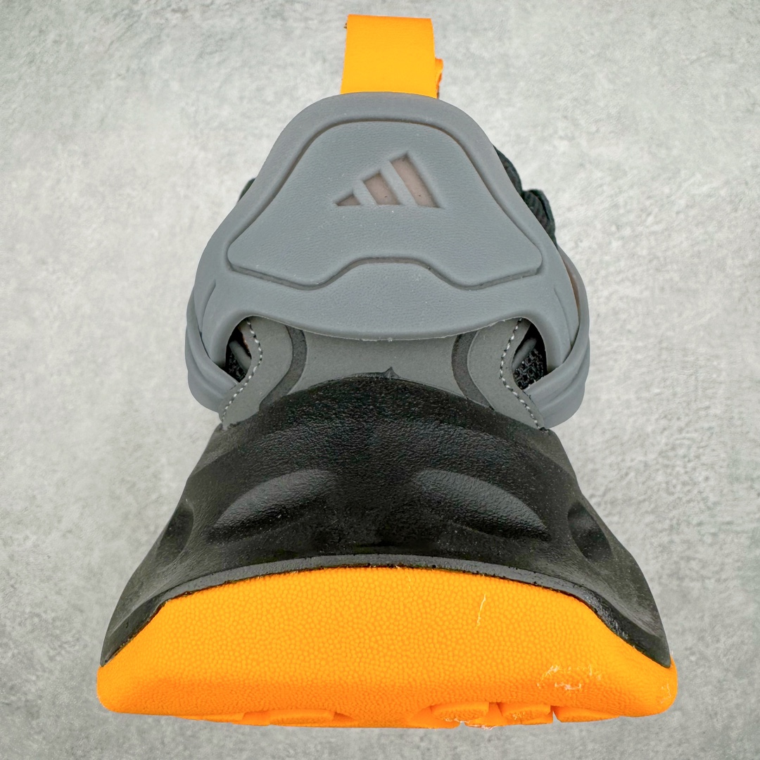 图片[8]-AD XLG Runner Deluxe 跑步者豪华版系列低帮厚底增高老爹风复古缓震休闲运动慢跑鞋 JP5765 自从阿迪达斯和巴黎世家合作后，没少出双方联名的平替。结果根据最新情报，阿迪现在已经把手伸到了巴家爆款3XL的身上，新鞋Xlg Runner Deluxe实物曝光，emm，鞋款整体一眼丁真是巴黎世家Track＋3XL大底的缝合怪版本，要不是鞋侧明晃晃的adidas三道杠Logo，估计各位看了都得蒙。这波不能说是完全复制巴黎世家，但也多少有点借鉴的味道了。新鞋基本就是在阿迪经典\\\”Climacool\\\”鞋款的基础上，升级了Boots大底以及加入了\\\”巴味\\\”设计元素…尺码：35 36 36⅔ 37⅓ 38 38⅔ 39⅓ 40 40⅔ 41⅓ 42 42⅔ 43⅓ 44 44⅔ 45 46-选品中心