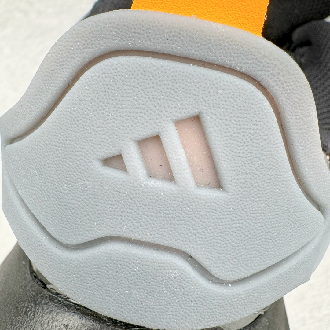 图片[10]-AD XLG Runner Deluxe 跑步者豪华版系列低帮厚底增高老爹风复古缓震休闲运动慢跑鞋 JP5765 自从阿迪达斯和巴黎世家合作后，没少出双方联名的平替。结果根据最新情报，阿迪现在已经把手伸到了巴家爆款3XL的身上，新鞋Xlg Runner Deluxe实物曝光，emm，鞋款整体一眼丁真是巴黎世家Track＋3XL大底的缝合怪版本，要不是鞋侧明晃晃的adidas三道杠Logo，估计各位看了都得蒙。这波不能说是完全复制巴黎世家，但也多少有点借鉴的味道了。新鞋基本就是在阿迪经典\\\”Climacool\\\”鞋款的基础上，升级了Boots大底以及加入了\\\”巴味\\\”设计元素…尺码：35 36 36⅔ 37⅓ 38 38⅔ 39⅓ 40 40⅔ 41⅓ 42 42⅔ 43⅓ 44 44⅔ 45 46-选品中心