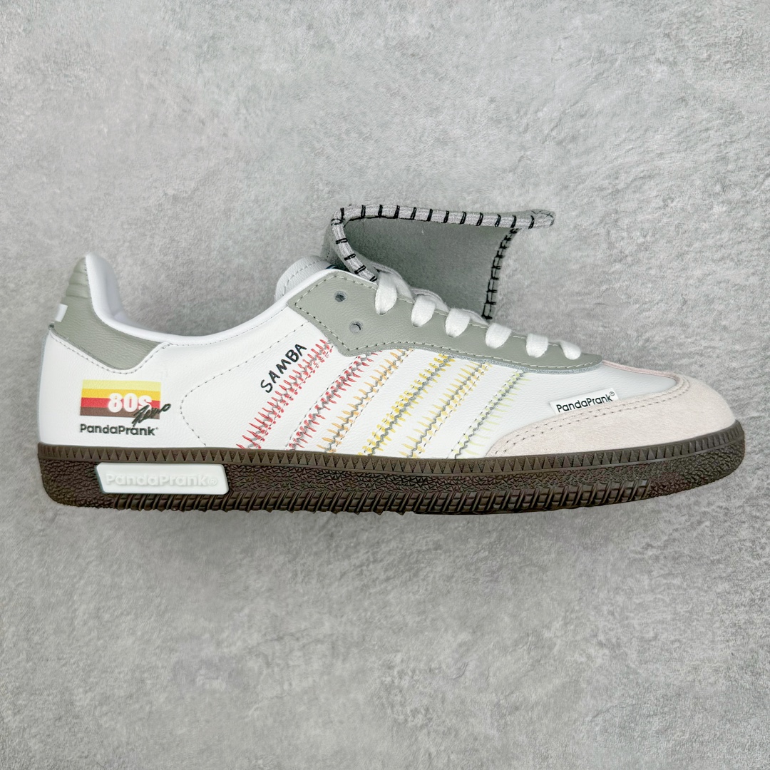 AD Original Samba OG 复古经典轻便板鞋 IG1025 这款桑巴鞋展示了高质量的工艺 带有装饰的超锁缝制和无缝的手感 柔软、柔软的皮革造型和标志性的3条纹完成了精致的外观 正规合身鞋带 鞋面上有绒面鞋垫 橡胶鞋底 享受正畸套筒软感 自50年代首次亮相以来就一直在赢得粉丝的青睐 尺码：36 36.5 37.5 38 38.5 39 40 40.5 41 42 42.5 43 44 44.5 45-选品中心