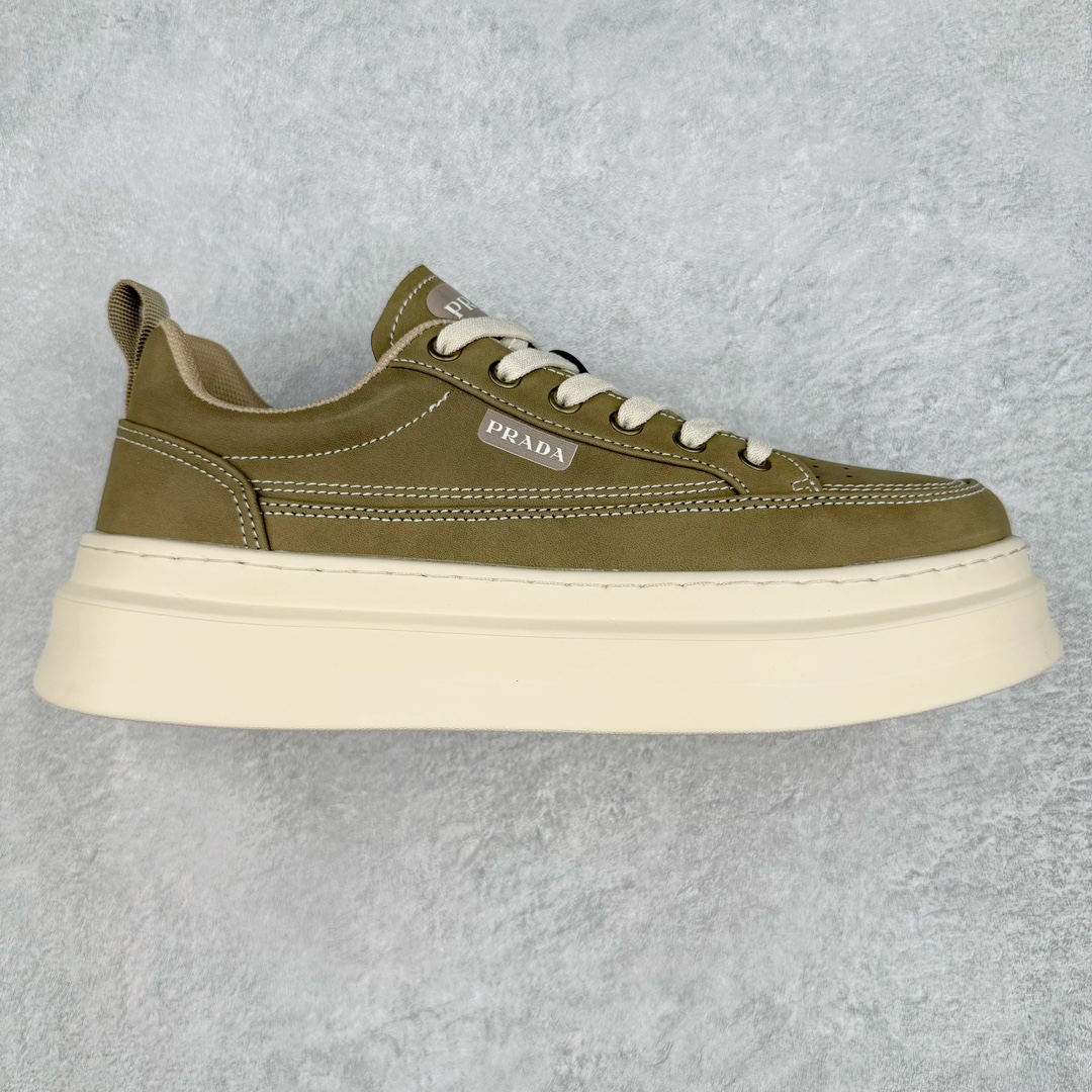 PRADA 普拉达 -高端品质 原单 -鞋面：🔝开边珠小牛皮·高周波品牌、反绒牛皮、品牌塑胶模块 -内里：网布，垫脚；顶级牛皮 -大底：超轻TPU·橡胶发泡·双色成型大底 尺码：39-44-选品中心