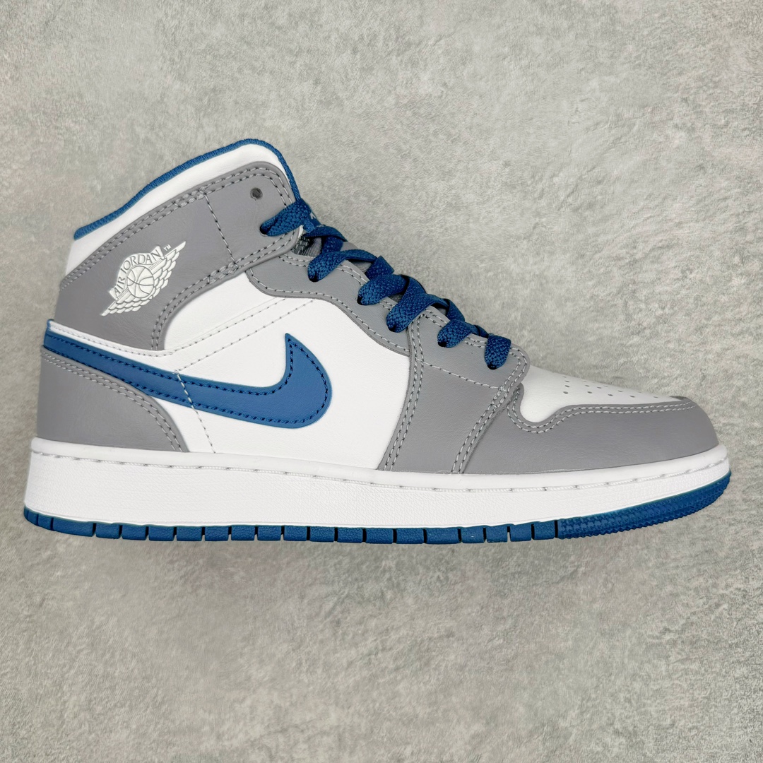图片[9]-＃奥莱Zp订单福利 Air Jordan AJ1 Mid 中帮复古潮流百搭篮球鞋 独家渠道 市面未流通批次 奥莱直播间499 599一样的东西 碾压市面现存所有版本 公司一样的东西 超值回馈 帮你省钱 支持各种鉴定 Air Jordan 1 于1985年推出 是耐克第一双以乔丹名字命名的篮球鞋 正是这双鞋 开启了一个时代 其外形的灵感来自于在当年风靡一时的Air Force 1 同时降低中底厚度 減轻重量 增加贴地感 并采用了后掌Air Sole气垫 最经典的飞翼 Logo来自于当时的Nike创意总监 Peter Moore 作为一款革命性的球鞋 AirJordan 1曾因违反了当时联盟的统一着装规定而被巨额罚款 但这道禁令却也令Air Jordan 1火爆一时 遭到疯抢 并因此留下一段佳话 尺码：36 36.5 37.5 38 38.5 39 40 40.5 41 42 42.5 43 44 44.5 45-选品中心