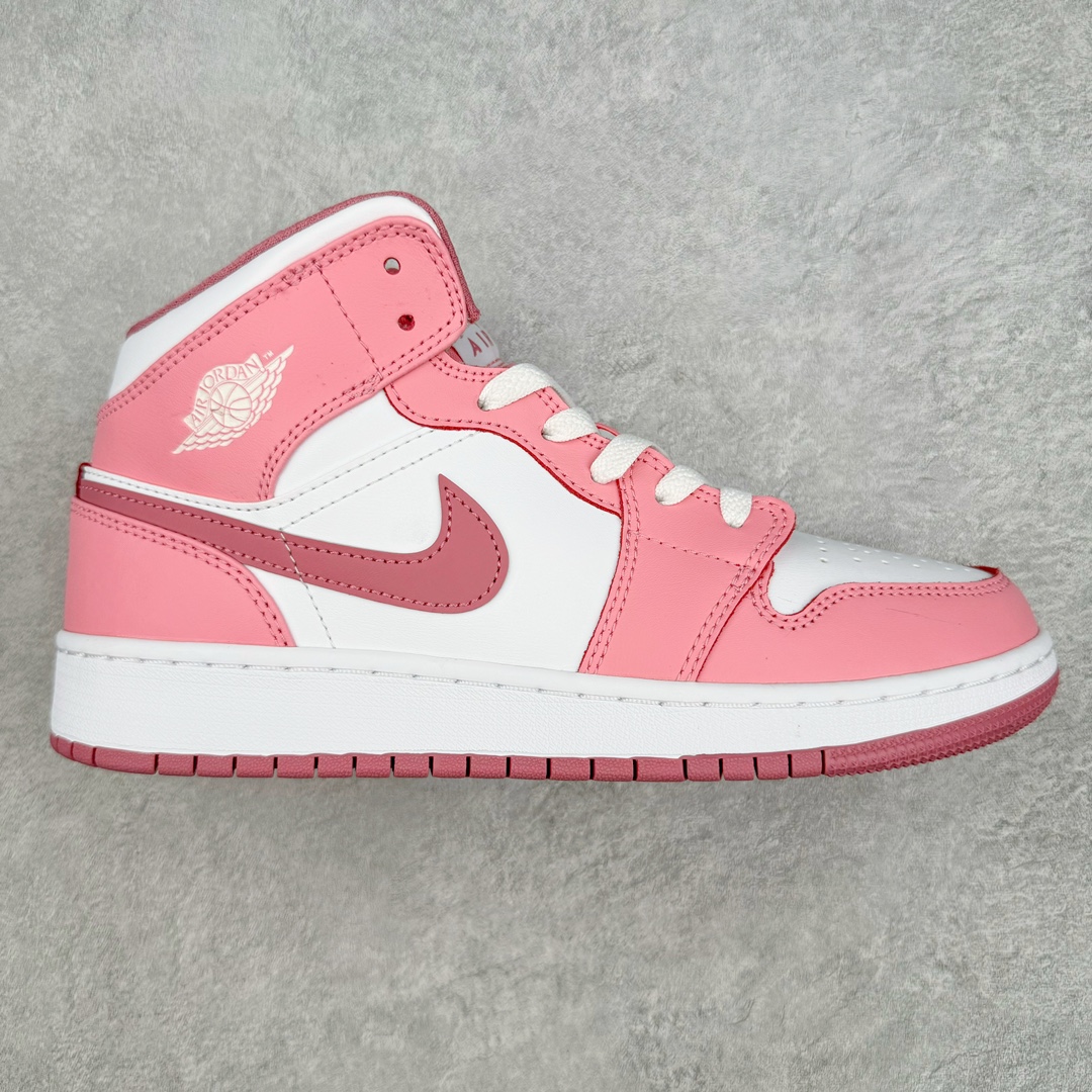 图片[6]-＃奥莱Zp订单福利 Air Jordan AJ1 Mid 中帮复古潮流百搭篮球鞋 独家渠道 市面未流通批次 奥莱直播间499 599一样的东西 碾压市面现存所有版本 公司一样的东西 超值回馈 帮你省钱 支持各种鉴定 Air Jordan 1 于1985年推出 是耐克第一双以乔丹名字命名的篮球鞋 正是这双鞋 开启了一个时代 其外形的灵感来自于在当年风靡一时的Air Force 1 同时降低中底厚度 減轻重量 增加贴地感 并采用了后掌Air Sole气垫 最经典的飞翼 Logo来自于当时的Nike创意总监 Peter Moore 作为一款革命性的球鞋 AirJordan 1曾因违反了当时联盟的统一着装规定而被巨额罚款 但这道禁令却也令Air Jordan 1火爆一时 遭到疯抢 并因此留下一段佳话 尺码：36 36.5 37.5 38 38.5 39 40 40.5 41 42 42.5 43 44 44.5 45-选品中心