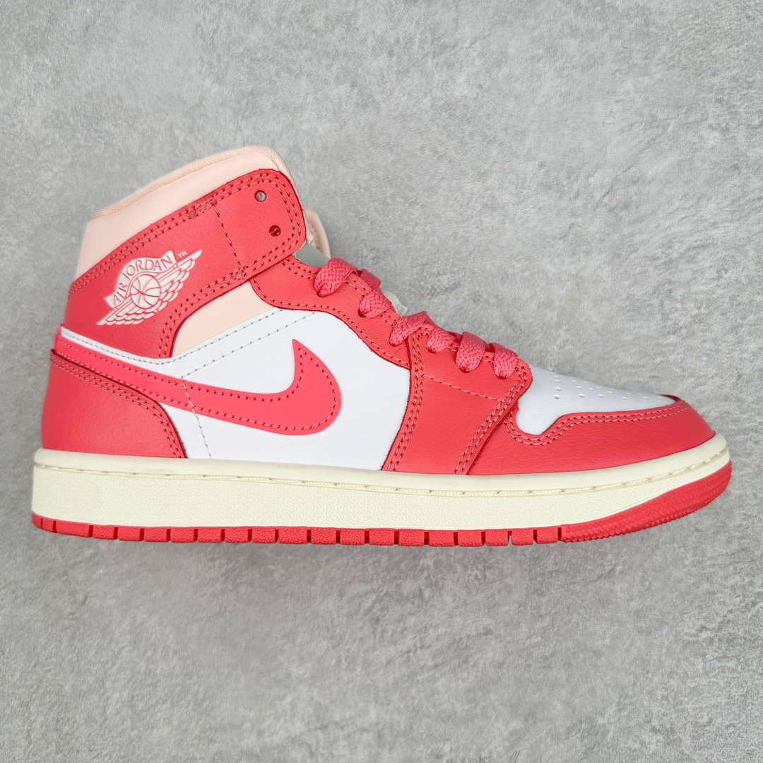 图片[8]-＃奥莱Zp订单福利 Air Jordan AJ1 Mid 中帮复古潮流百搭篮球鞋 独家渠道 市面未流通批次 奥莱直播间499 599一样的东西 碾压市面现存所有版本 公司一样的东西 超值回馈 帮你省钱 支持各种鉴定 Air Jordan 1 于1985年推出 是耐克第一双以乔丹名字命名的篮球鞋 正是这双鞋 开启了一个时代 其外形的灵感来自于在当年风靡一时的Air Force 1 同时降低中底厚度 減轻重量 增加贴地感 并采用了后掌Air Sole气垫 最经典的飞翼 Logo来自于当时的Nike创意总监 Peter Moore 作为一款革命性的球鞋 AirJordan 1曾因违反了当时联盟的统一着装规定而被巨额罚款 但这道禁令却也令Air Jordan 1火爆一时 遭到疯抢 并因此留下一段佳话 尺码：36 36.5 37.5 38 38.5 39 40 40.5 41 42 42.5 43 44 44.5 45-选品中心