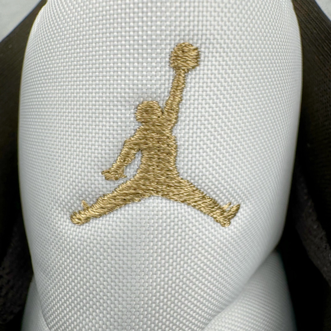 图片[14]-＃奥莱Zp订单福利 Air Jordan AJ1 Low 低帮复古潮流百搭篮球鞋 DC0774-200 独家渠道 市面未流通批次 奥莱直播间499 599一样的东西 碾压市面现存所有版本 公司一样的东西 超值回馈 帮你省钱 支持各种鉴定 Air Jordan 1 于1985年推出 是耐克第一双以乔丹名字命名的篮球鞋 正是这双鞋 开启了一个时代 其外形的灵感来自于在当年风靡一时的Air Force 1 同时降低中底厚度 減轻重量 增加贴地感 并采用了后掌Air Sole气垫 最经典的飞翼 Logo来自于当时的Nike创意总监 Peter Moore 作为一款革命性的球鞋 AirJordan 1曾因违反了当时联盟的统一着装规定而被巨额罚款 但这道禁令却也令Air Jordan 1火爆一时 遭到疯抢 并因此留下一段佳话 尺码：36 36.5 37.5 38 38.5 39 40 40.5 41 42 42.5 43 44 44.5-选品中心